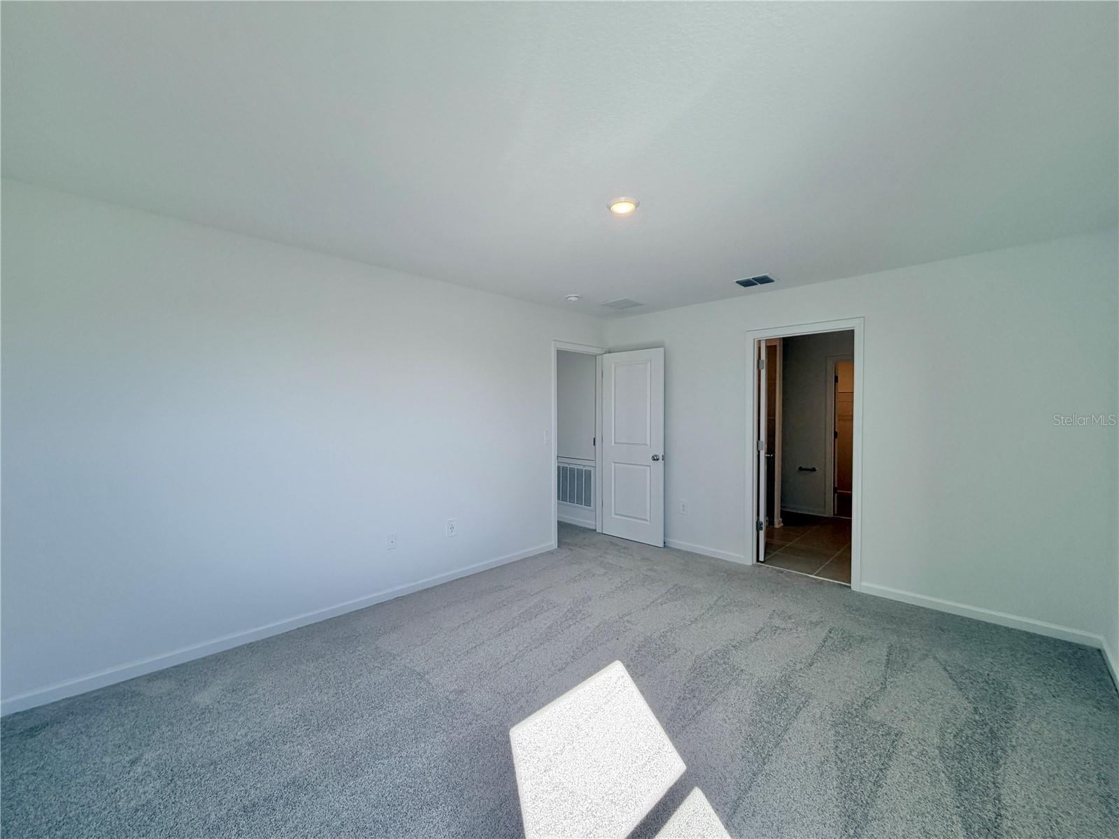 HUNT CLUB GROVES 40S - Residential Lease