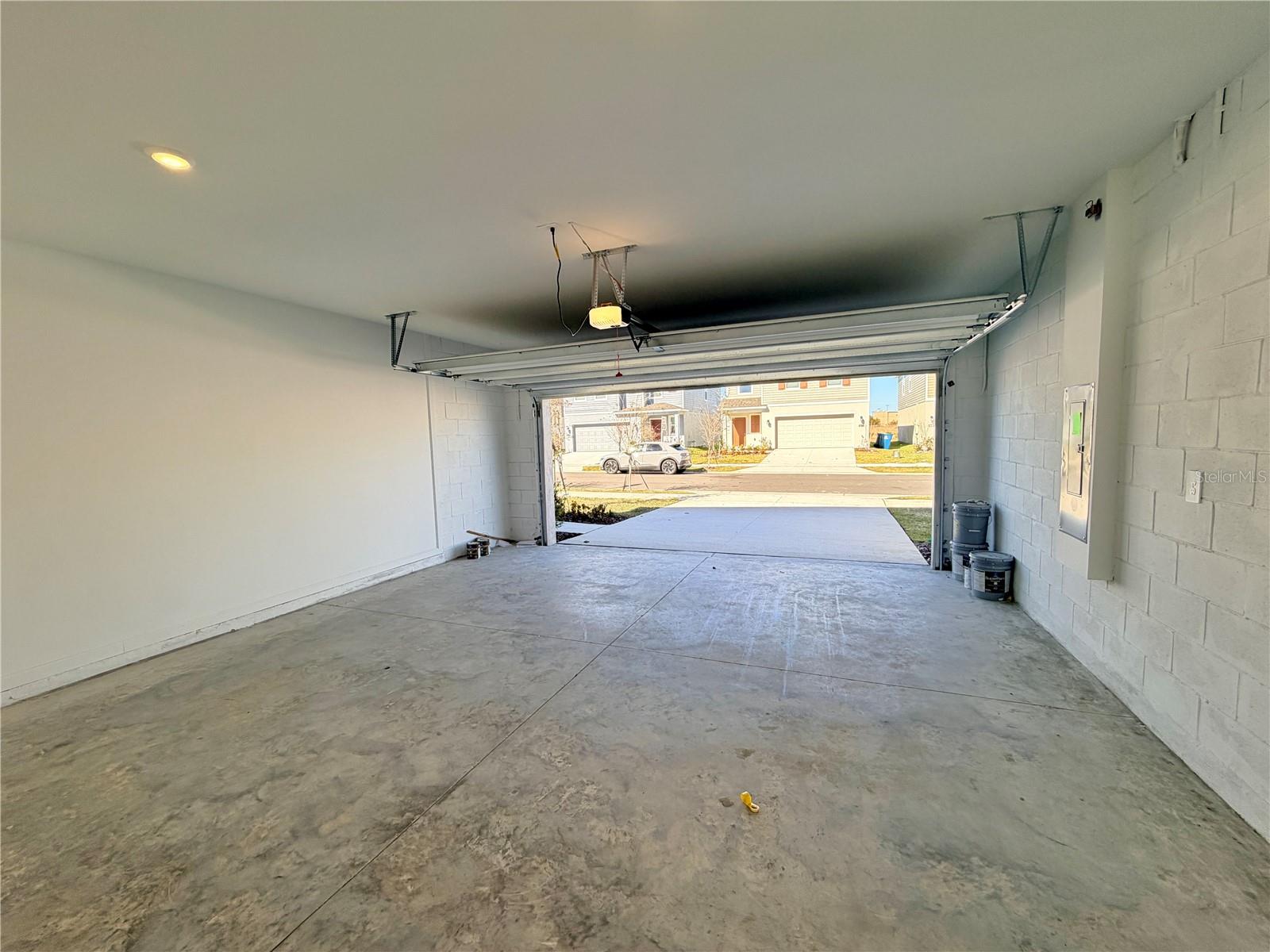 HUNT CLUB GROVES 40S - Residential Lease