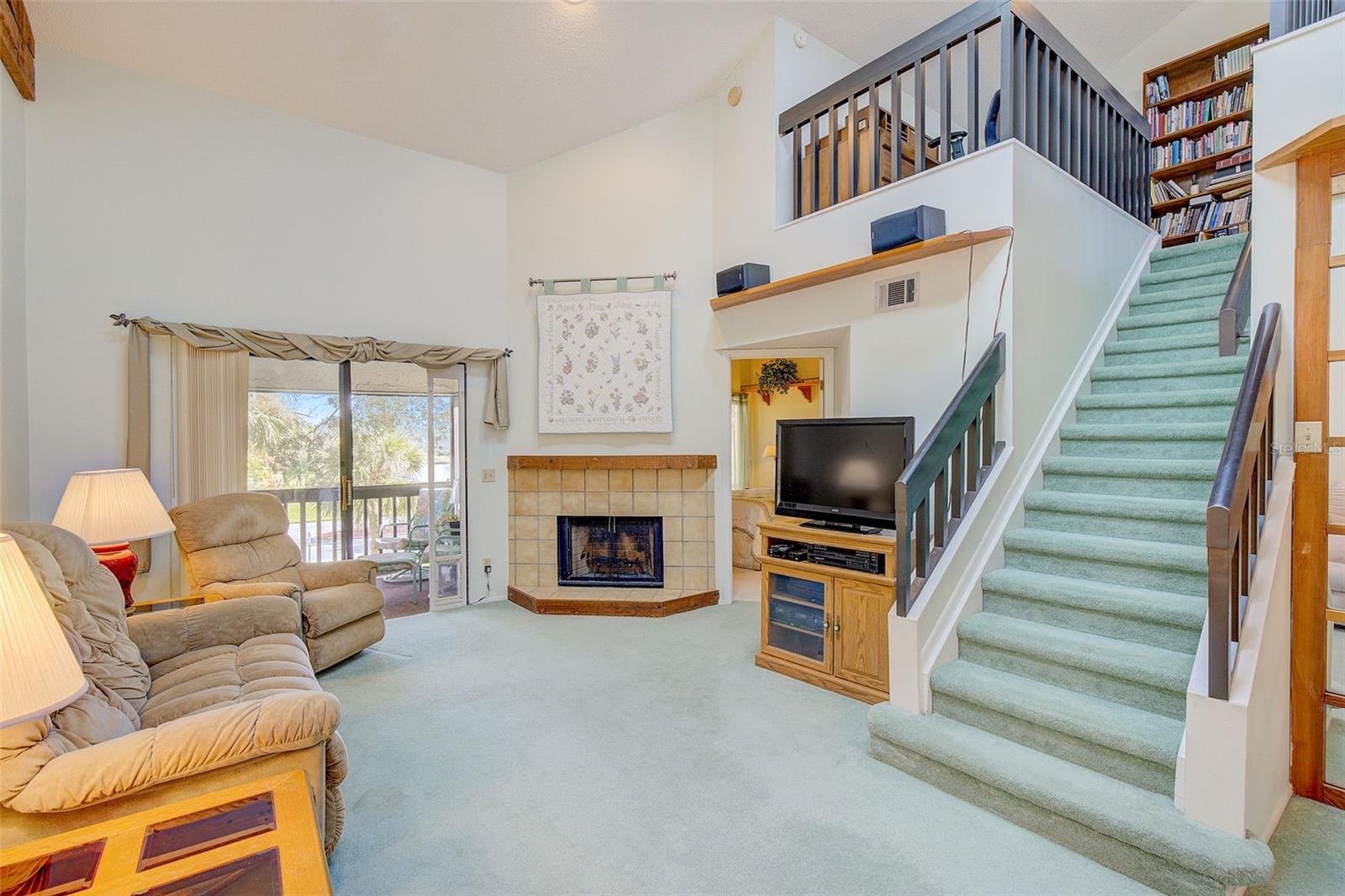 RAINTREE VILLAGE CONDO PH 01 - Residential