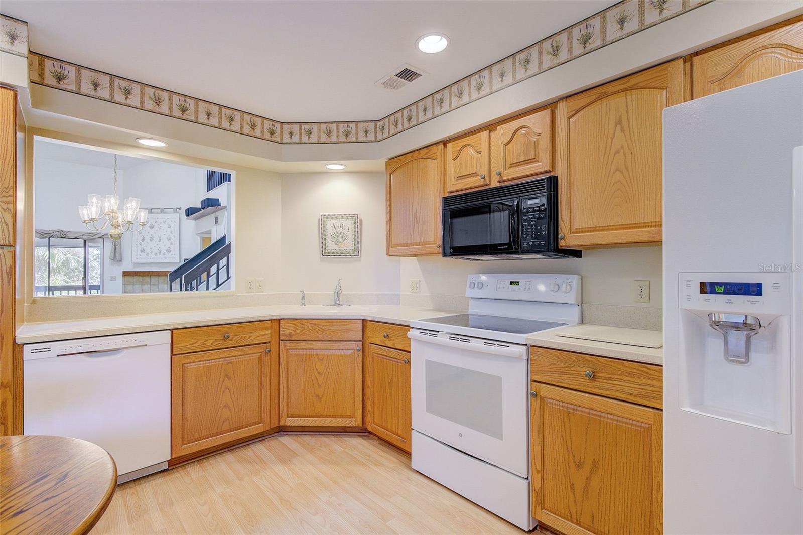 RAINTREE VILLAGE CONDO PH 01 - Residential