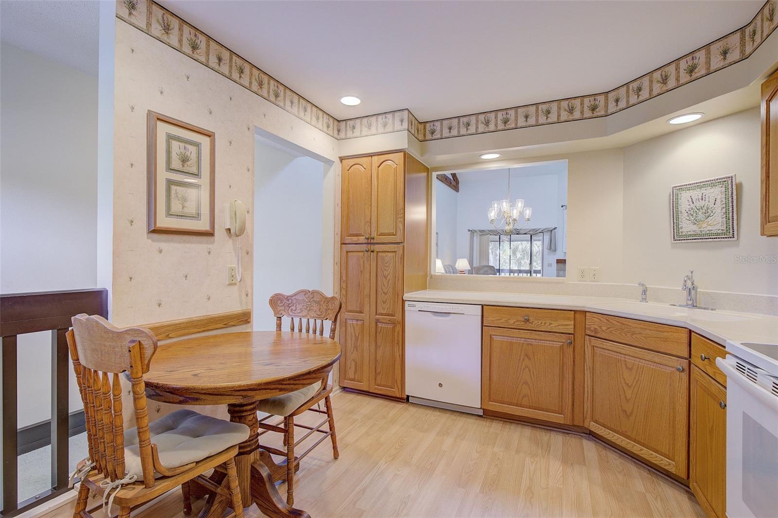 RAINTREE VILLAGE CONDO PH 01 - Residential