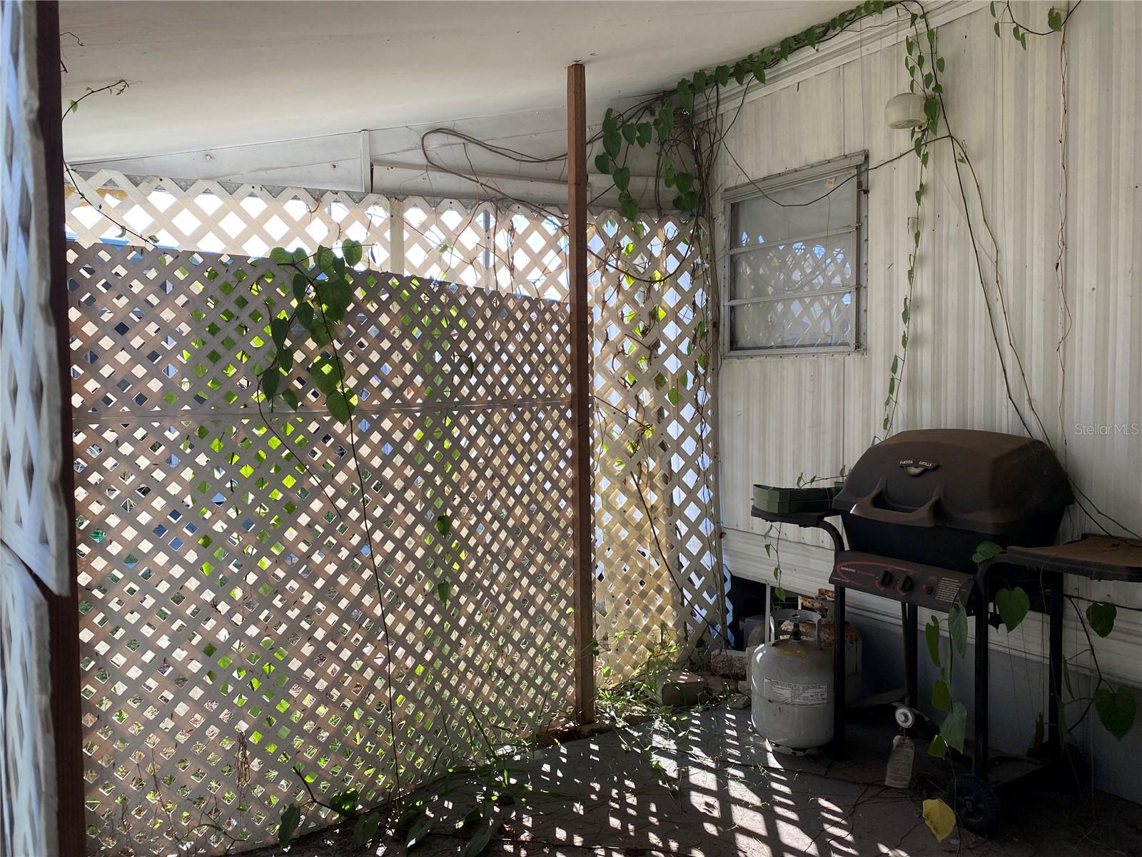 TWIN GABLES M/H PARK UNREC - Residential