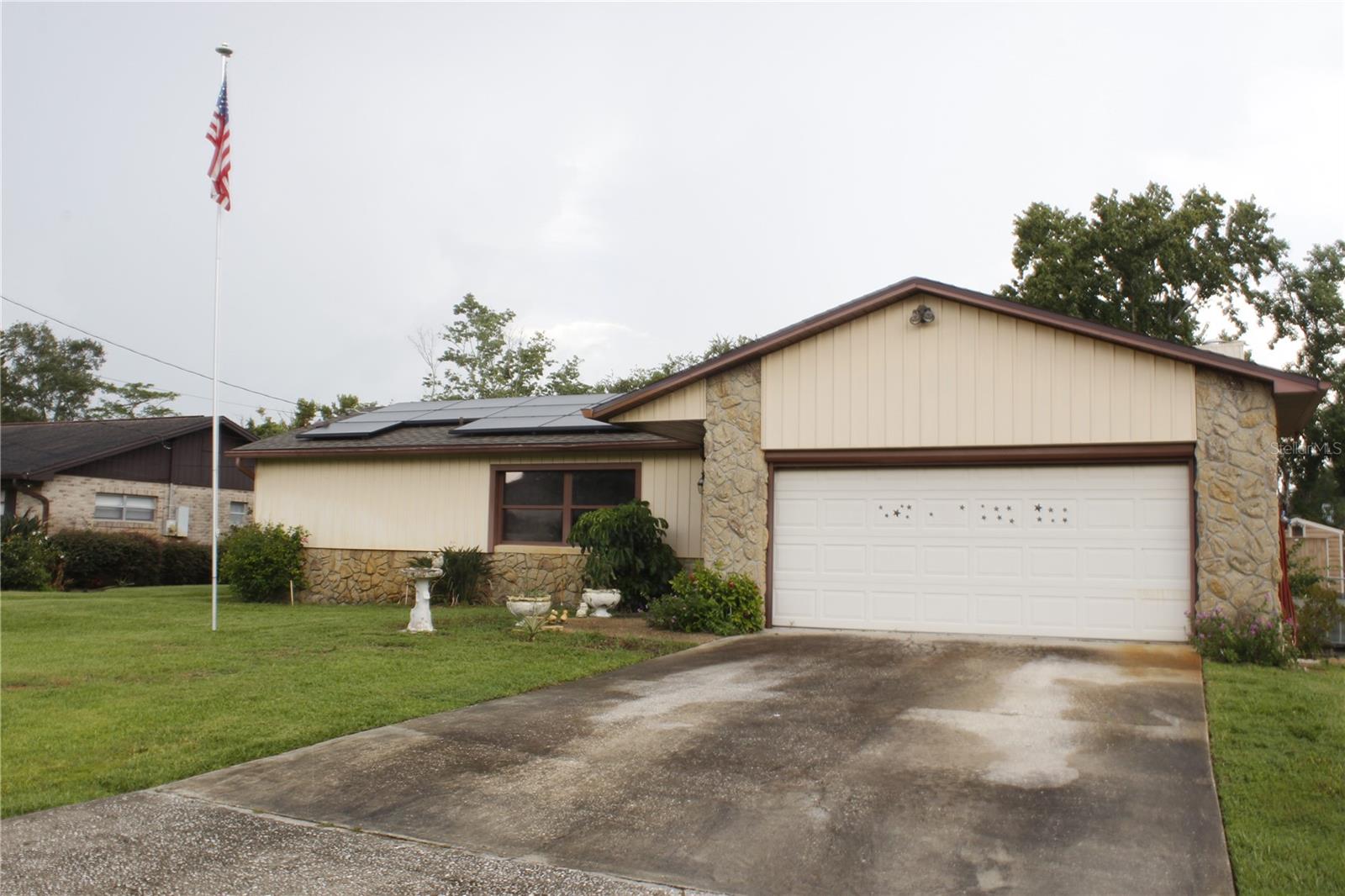 SELLER FINANCING AVAILABLE
Investment or Renovation Opportunity in Apopka! This 3-bedroom, 2-bathroom single-family home offers approximately 1,425 sq. ft. of living space on a 0.25-acre lot, providing plenty of room to build equity through updates and improvements. Built in 1979, the property features a spacious living room with a fireplace, a functional kitchen, and well-sized bedrooms. With its generous lot size, there’s ample space for outdoor enhancements, expansions, or added amenities that can increase value and rental potential.
Located in a desirable Apopka neighborhood, the property is close to shopping, dining, parks, and schools, combining convenient access with a quiet residential setting. Whether you’re seeking a fixer-upper to renovate and resell, a long-term rental with strong cash flow potential, or a personalized home with equity-building opportunities, this property offers versatility and upside.
Don’t miss this chance to invest in a well-positioned Apopka home — schedule a showing today and explore the possibilities this property provides!