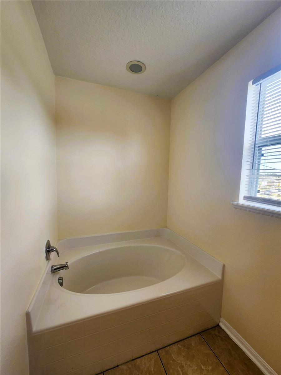 POINCIANA NBRHD 5 NORTH VIL 3 - Residential Lease