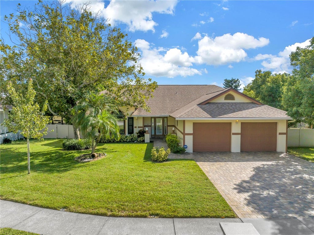 Photo of 13000 Farmington Trail, Seminole, FL 33776 (MLS # TB8559289)