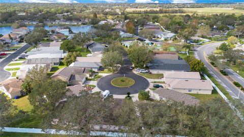 A home in LAKELAND