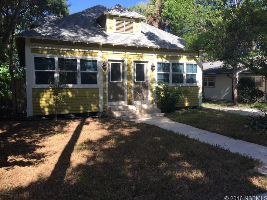 Beautifully renovated 1 bedroom 1 bath duplex located in the lovely historic district. Walk to the river and downtown Canal Street. Renovated duplex down to the studs. New wood flooring throughout with brand new kitchen with new appliances. Tub/shower in the full bath. Plenty of storage space. Large shared back yard, partially fenced. Shared laundry room with washer/dryer. UNIT "B"