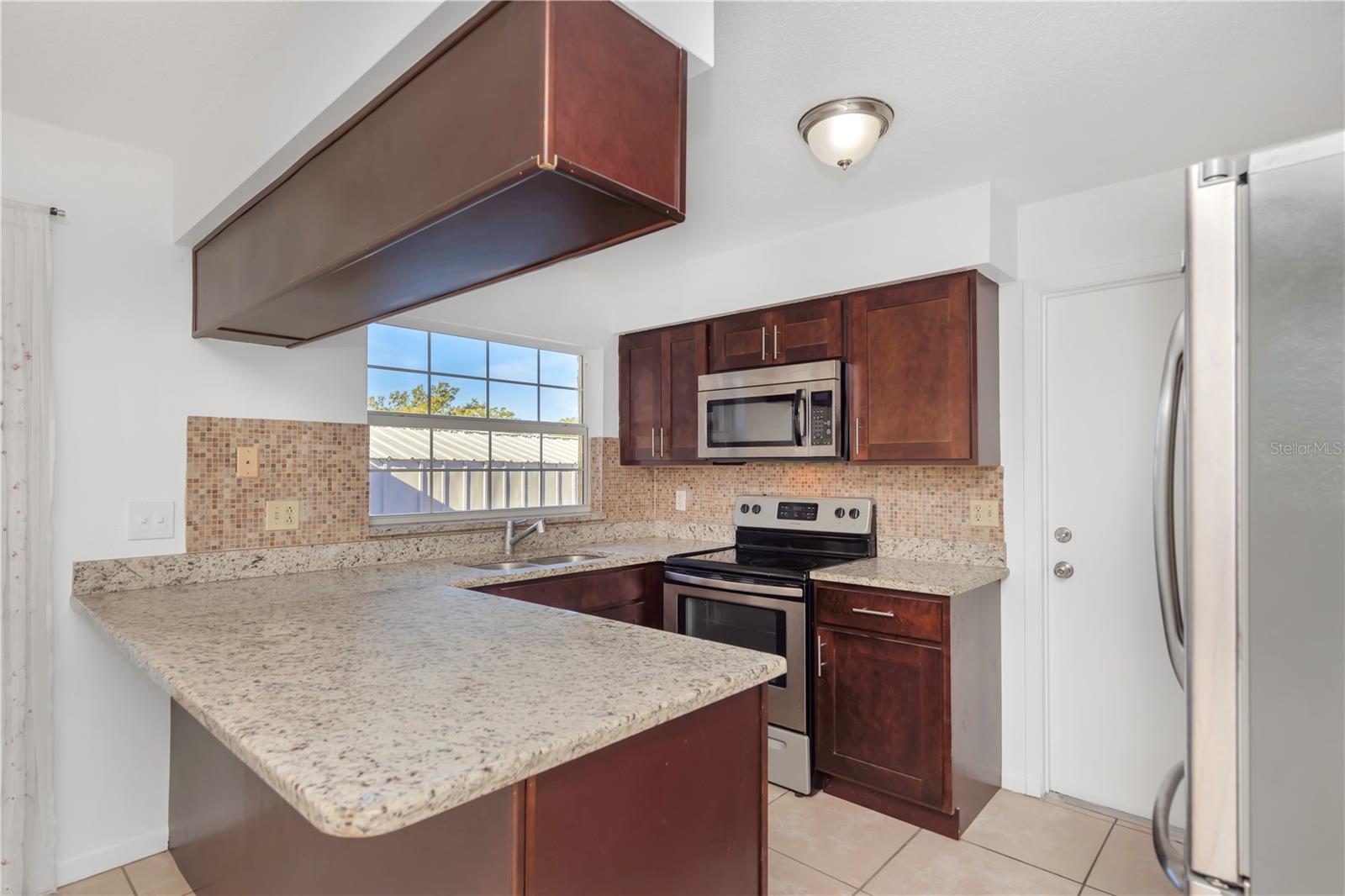 LAKE DOROTHEA GROVE - Residential