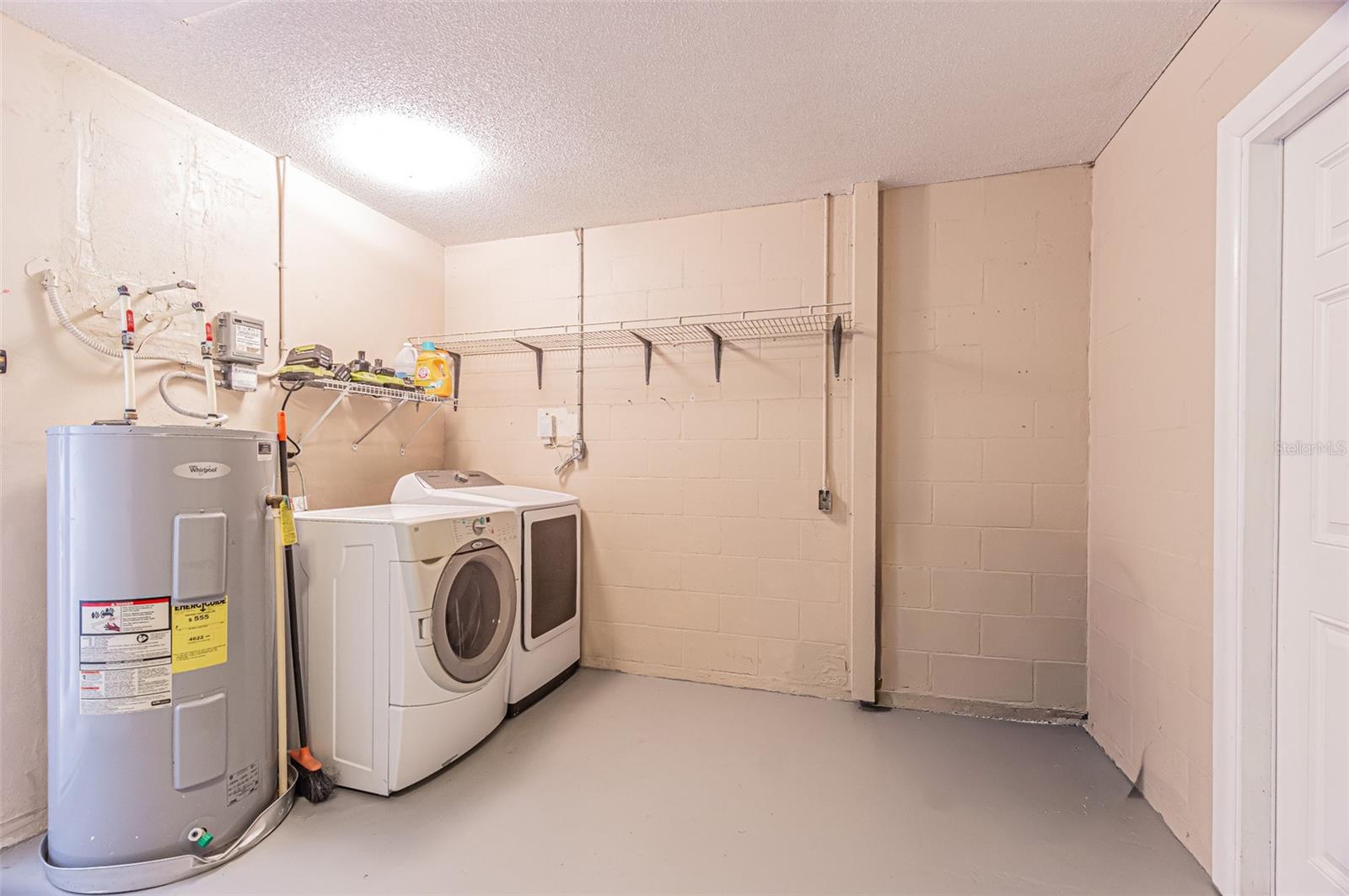 LAKE DOROTHEA GROVE - Residential