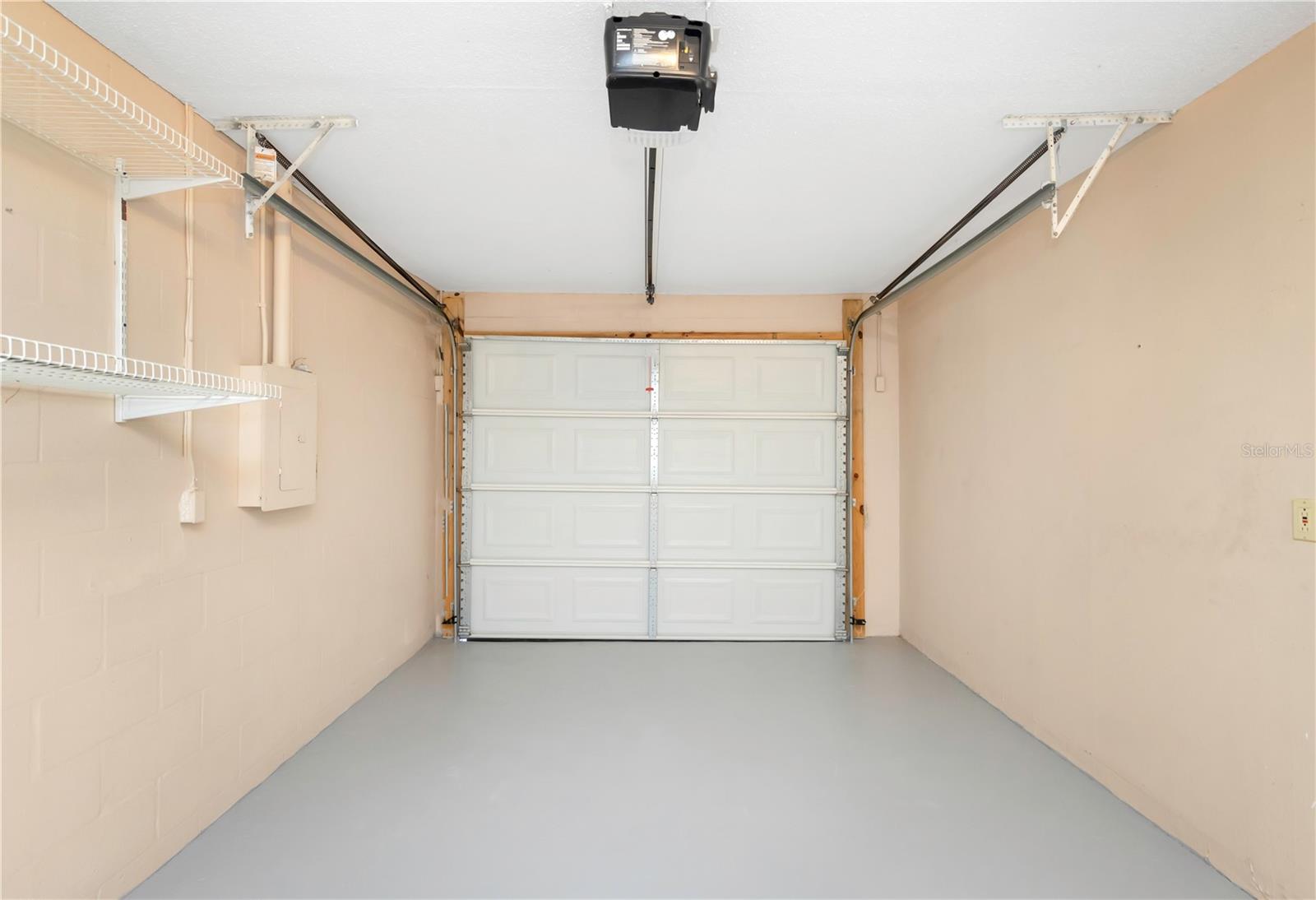 LAKE DOROTHEA GROVE - Residential