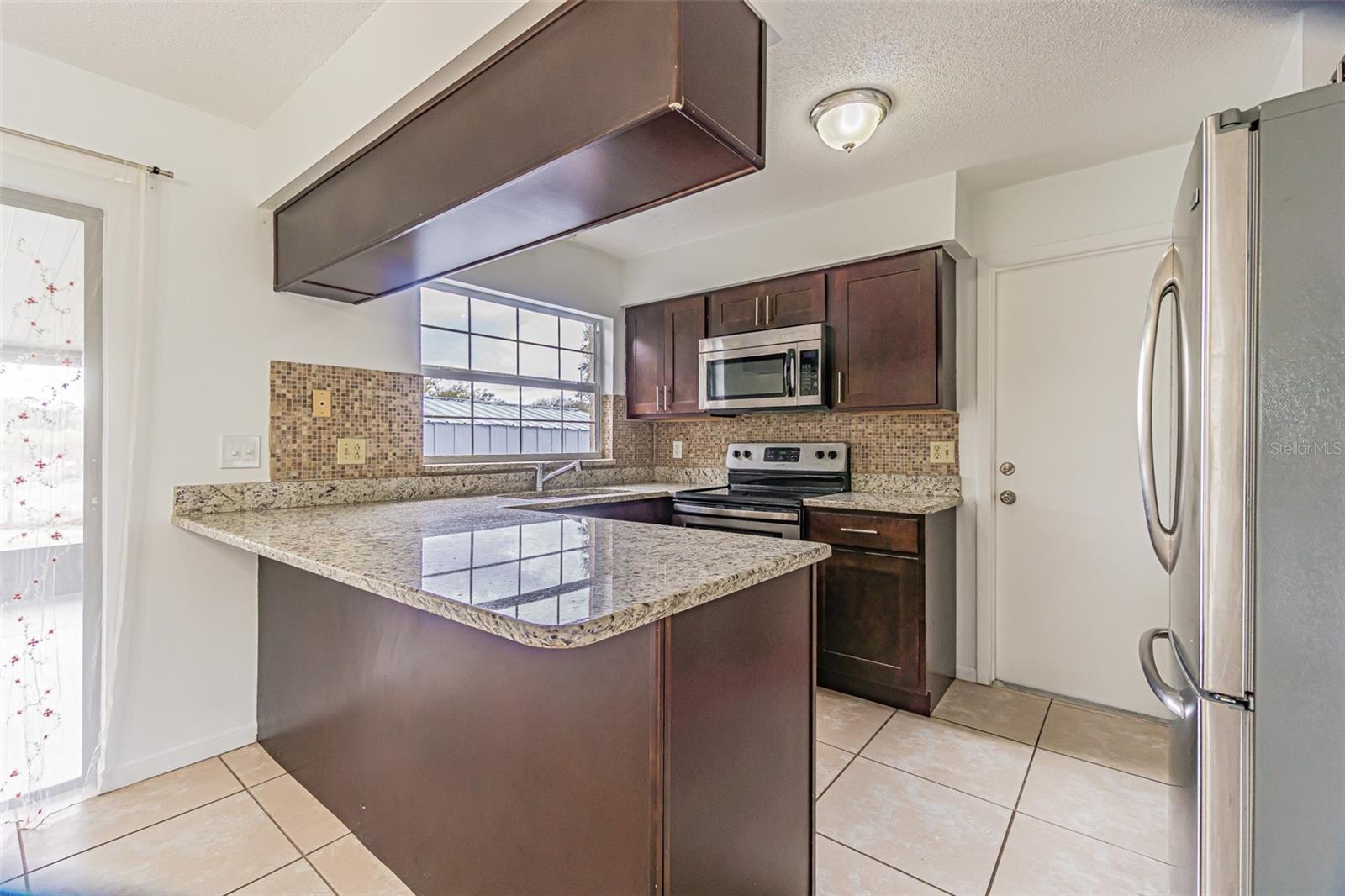 LAKE DOROTHEA GROVE - Residential