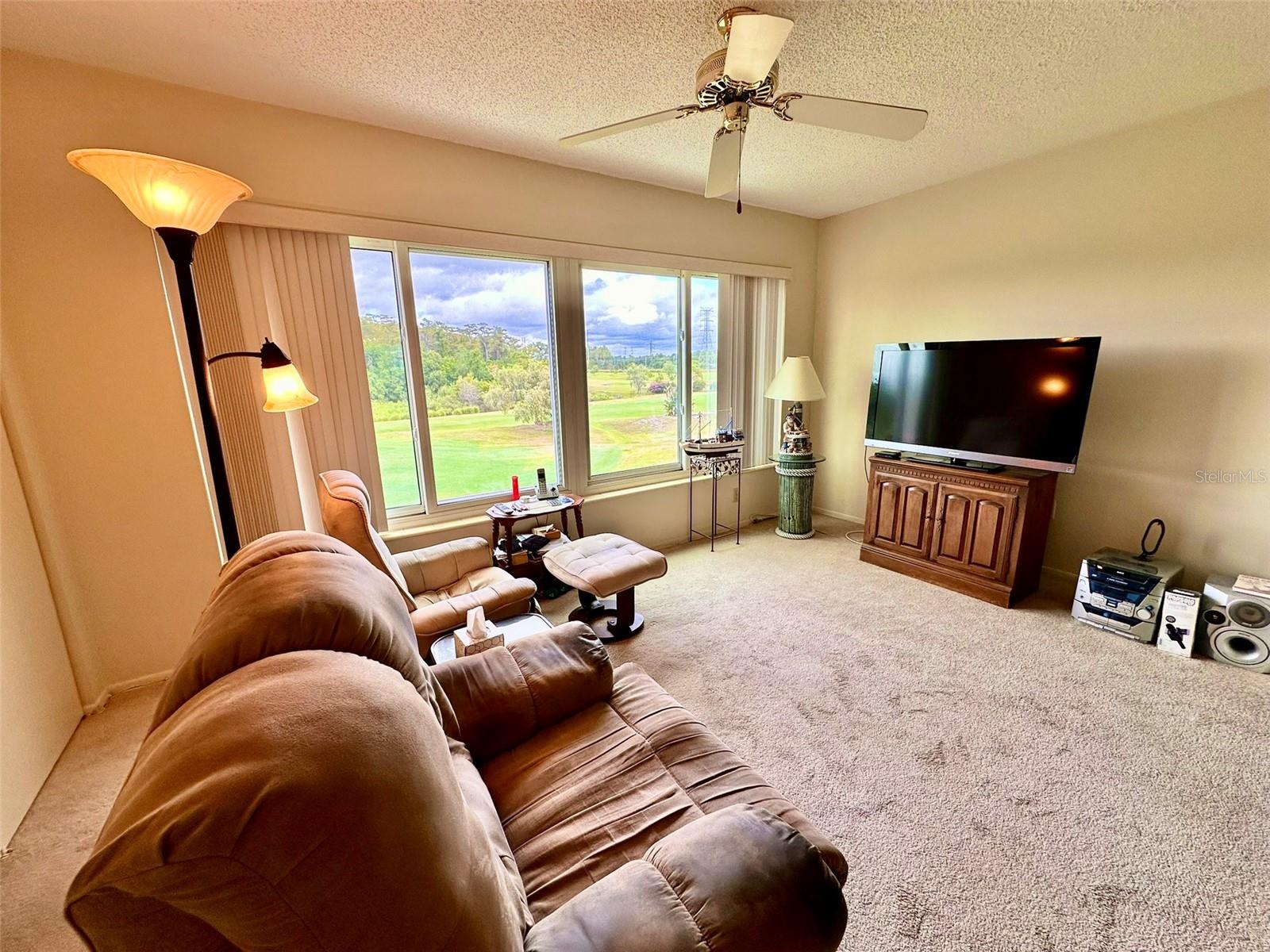 ON TOP OF THE WORLD - Residential