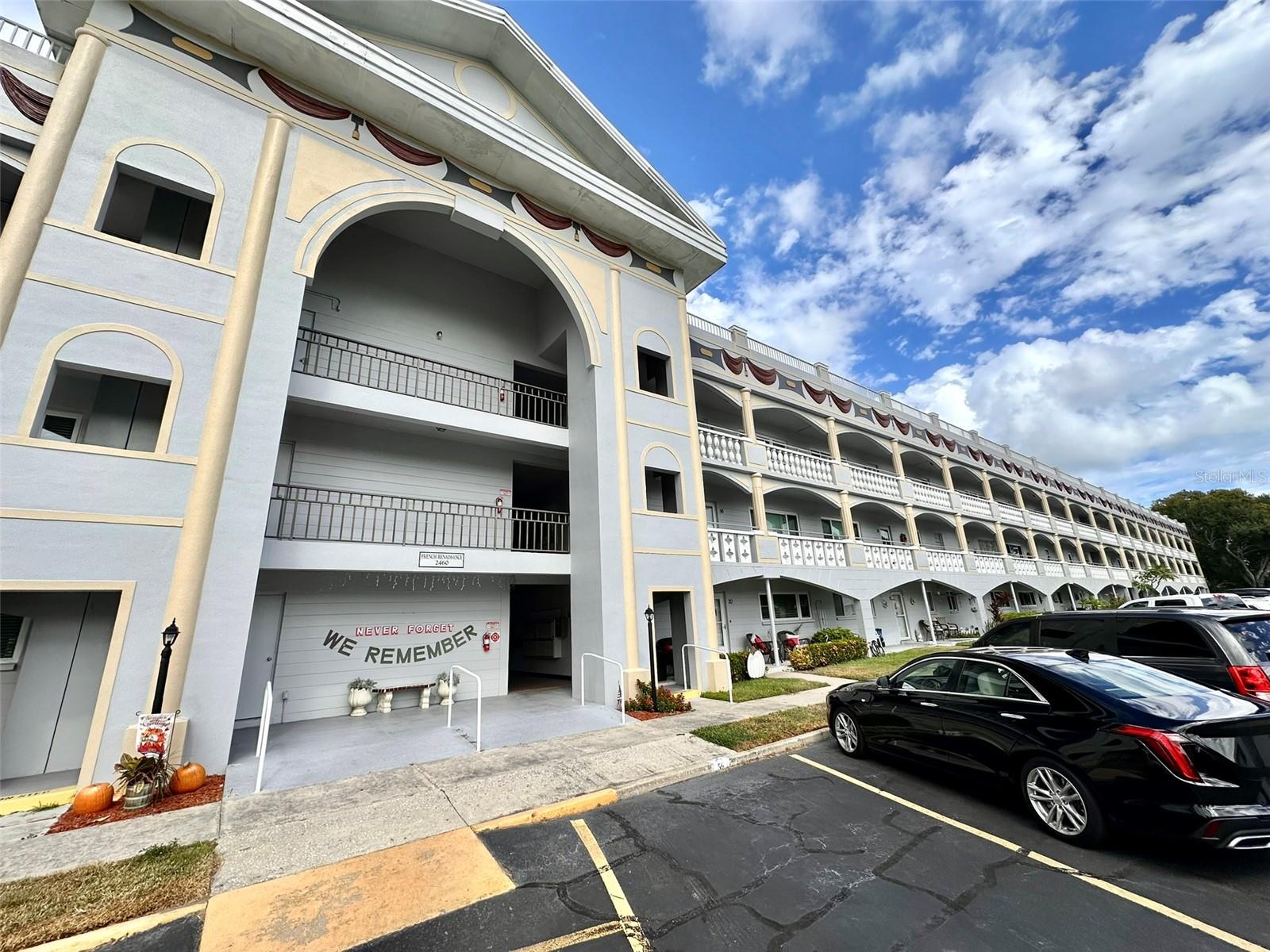 ON TOP OF THE WORLD - Residential