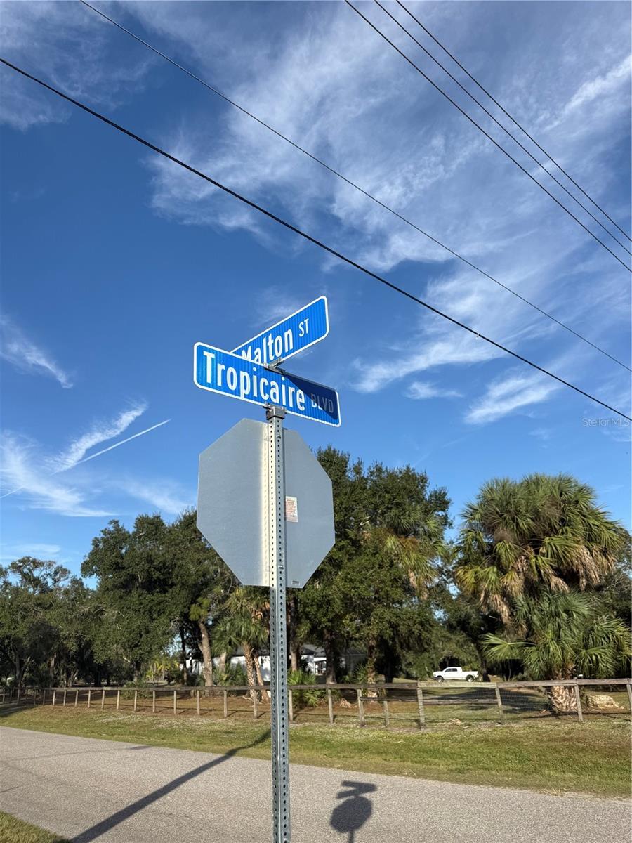 NORTH PORT CHARLOTTE ESTATES - Land