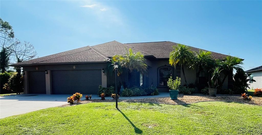 Photo of 19 Medalist Way, Rotonda West, FL 33947 (MLS # D6143286)