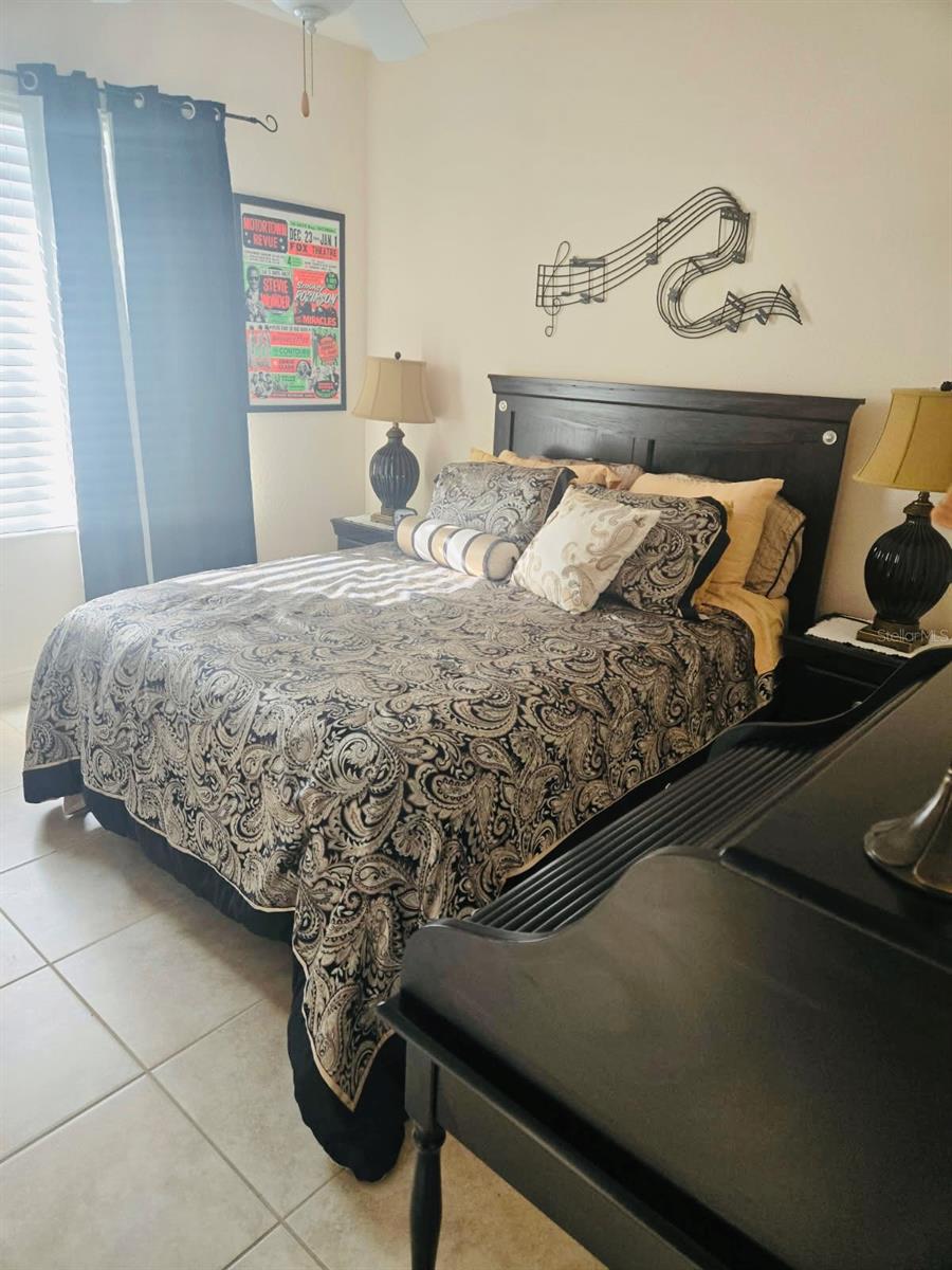 ROTONDA WHITE MARSH - Residential Lease