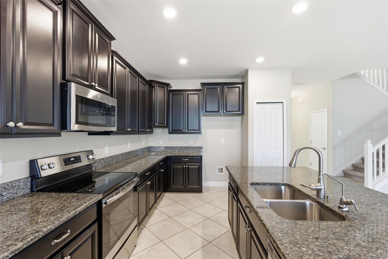 OAKS AT SHADY CREEK PH 1 - Residential Lease