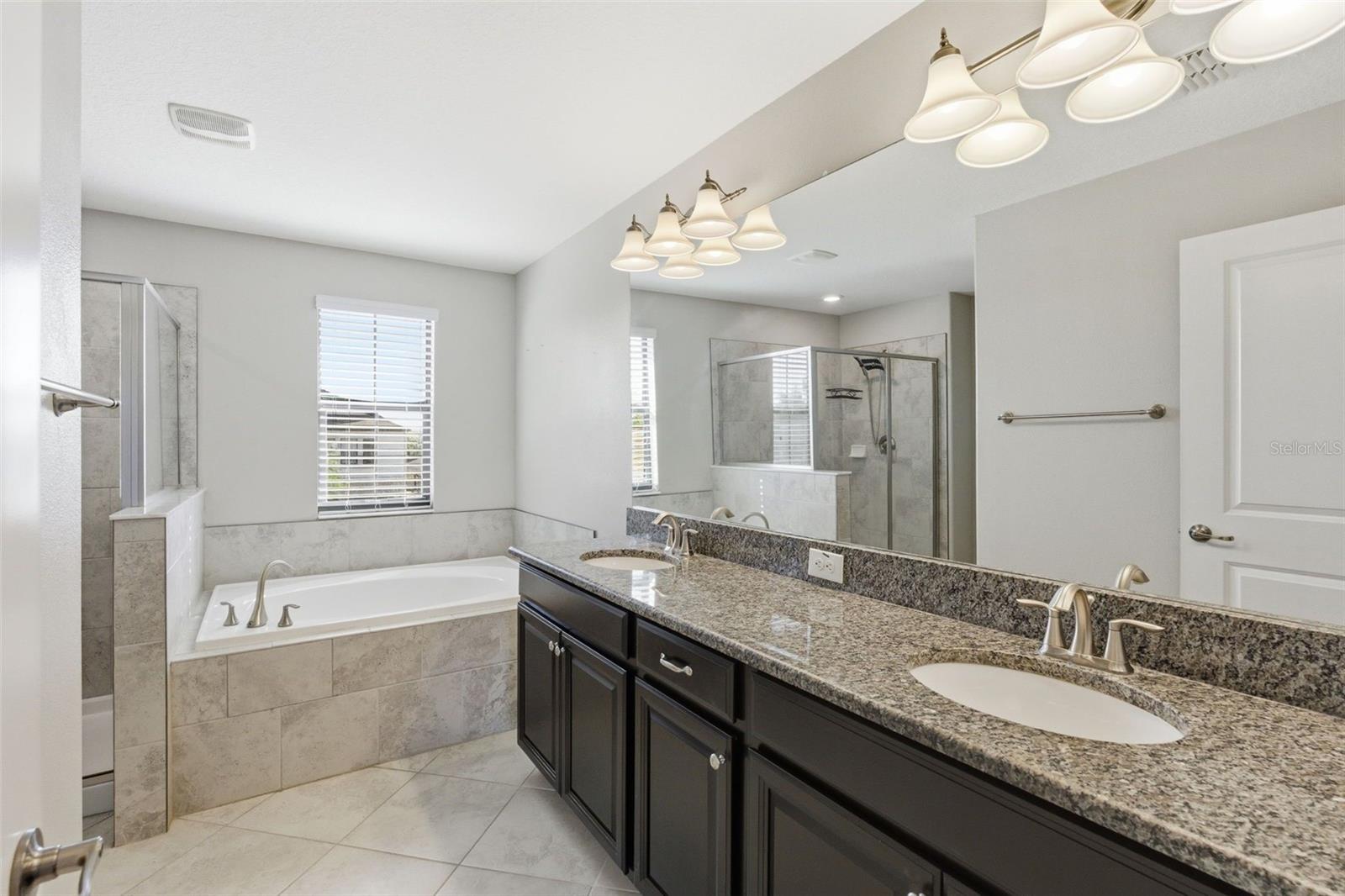 OAKS AT SHADY CREEK PH 1 - Residential Lease