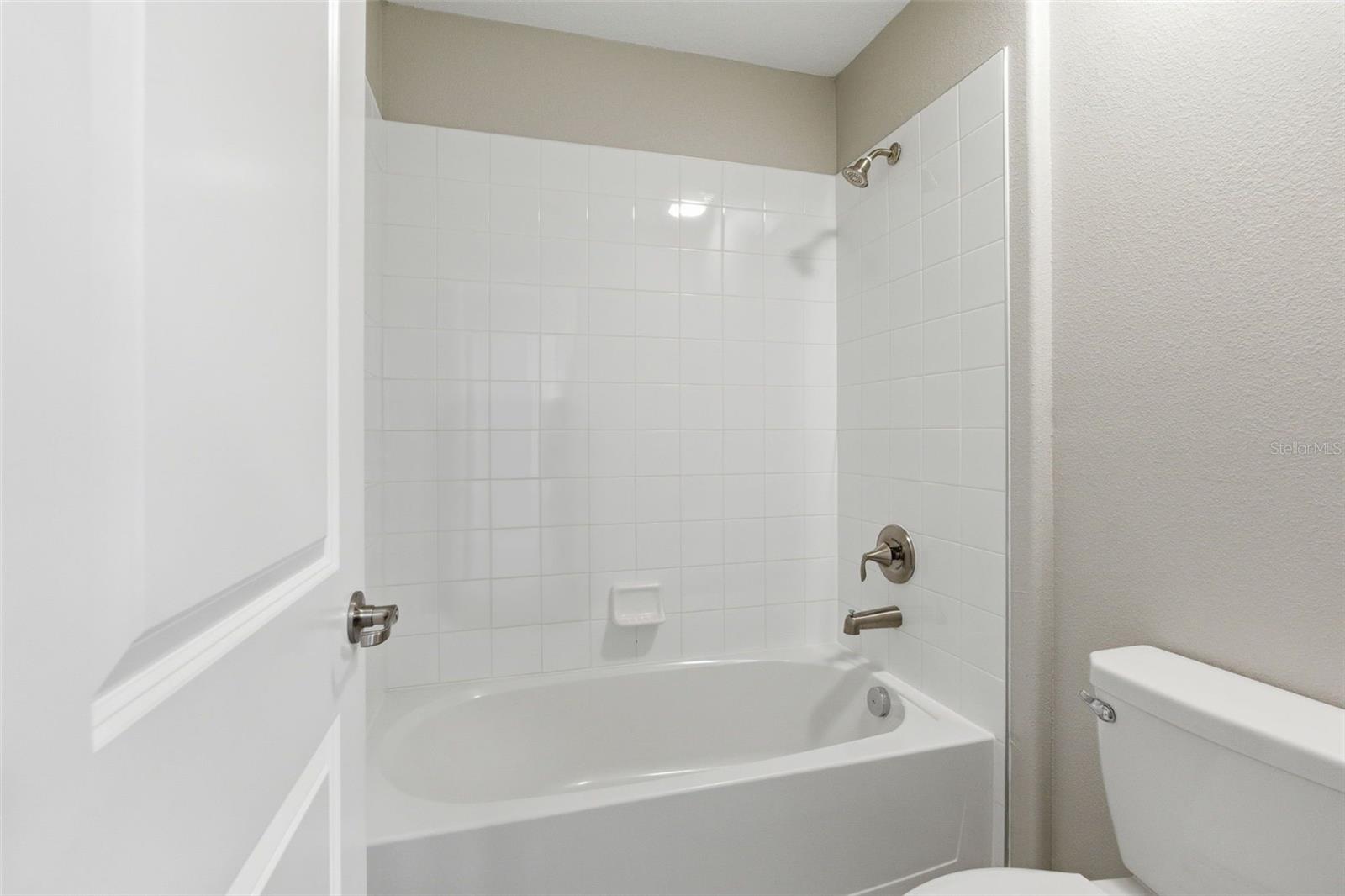 OAKS AT SHADY CREEK PH 1 - Residential Lease