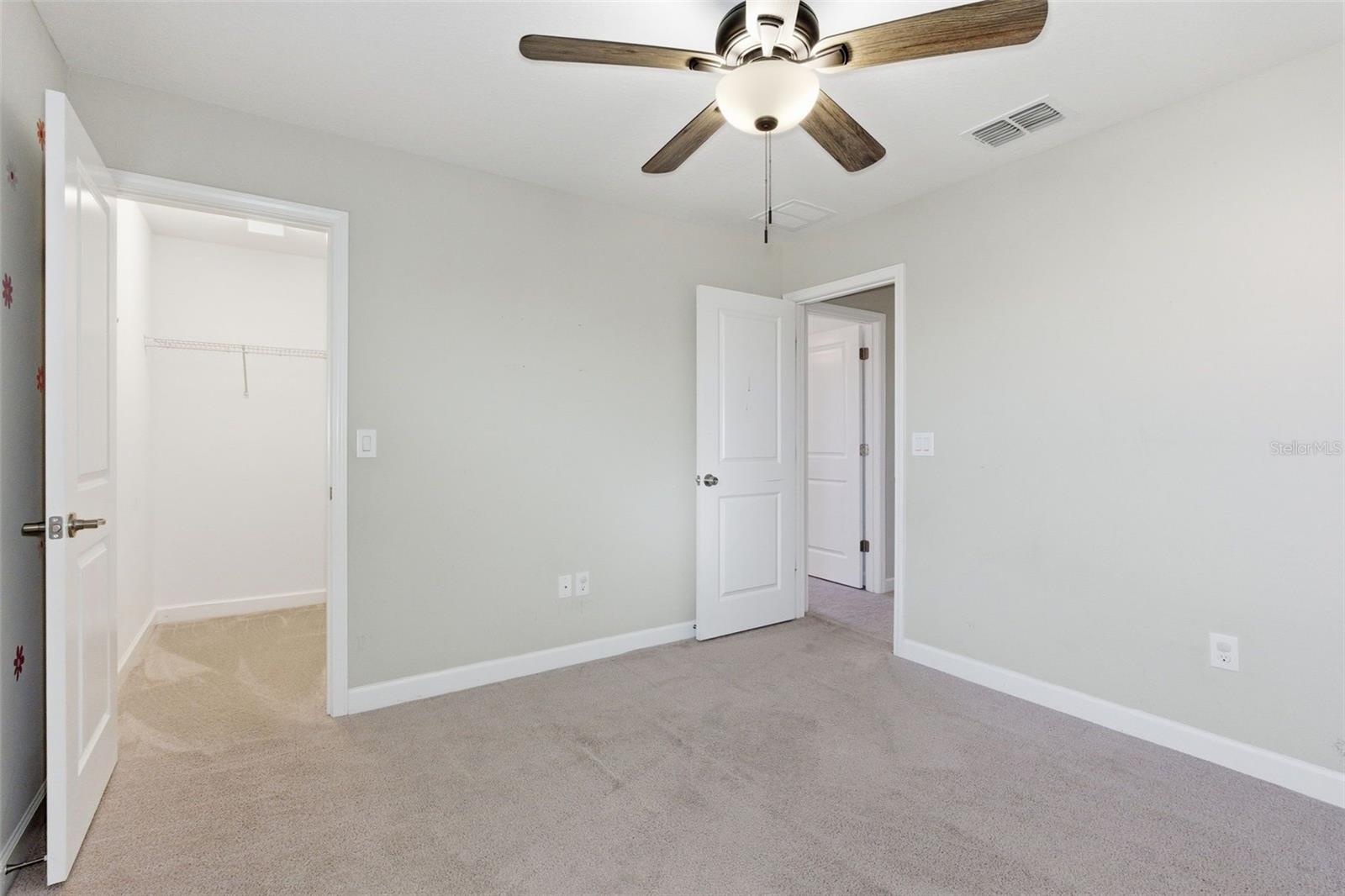 OAKS AT SHADY CREEK PH 1 - Residential Lease