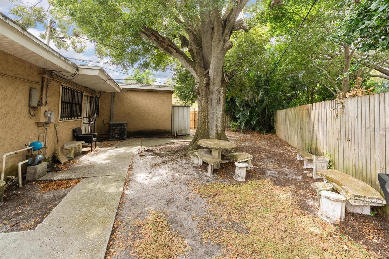 DISSTON GARDENS - Commercial Sale