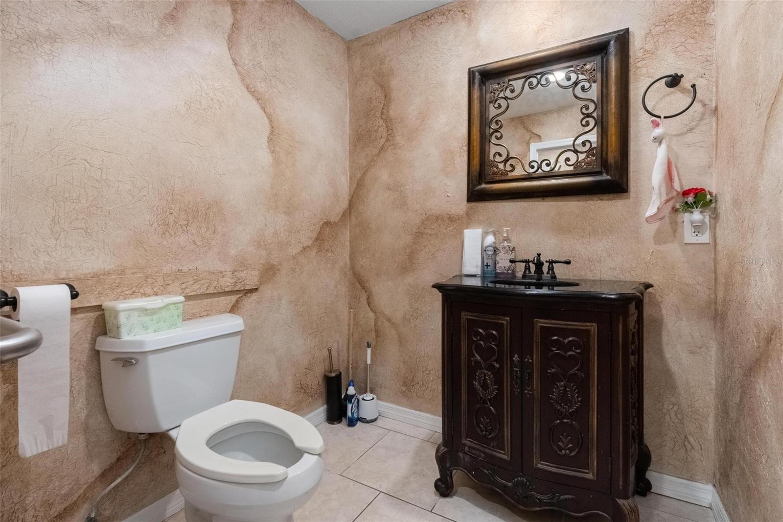 DISSTON GARDENS - Commercial Sale