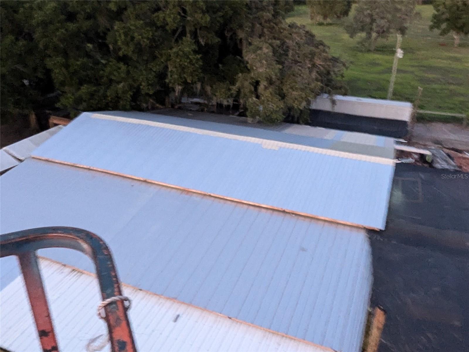 DERBY OAKS - Residential