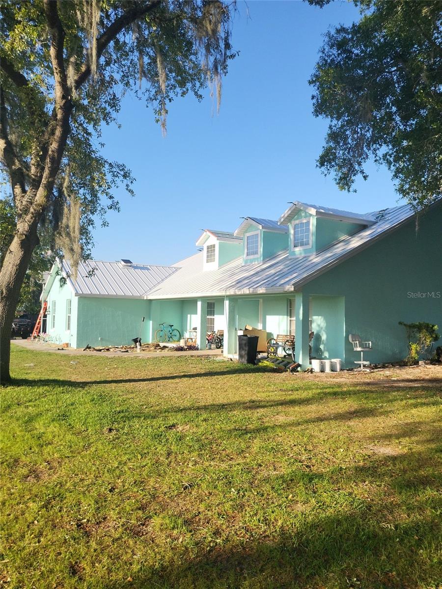 DERBY OAKS - Residential