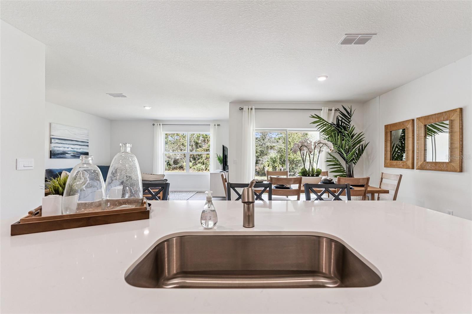 FOUNTAIN VIEW - Residential