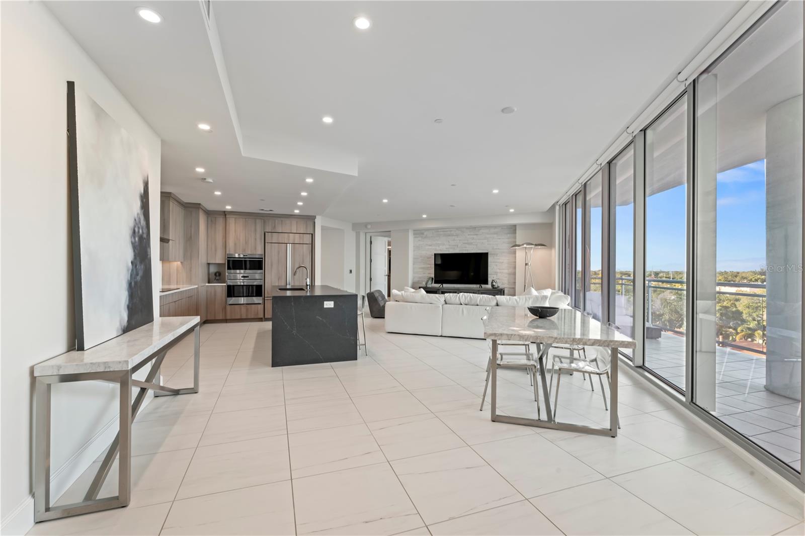 VIRAGE BAYSHORE - Residential