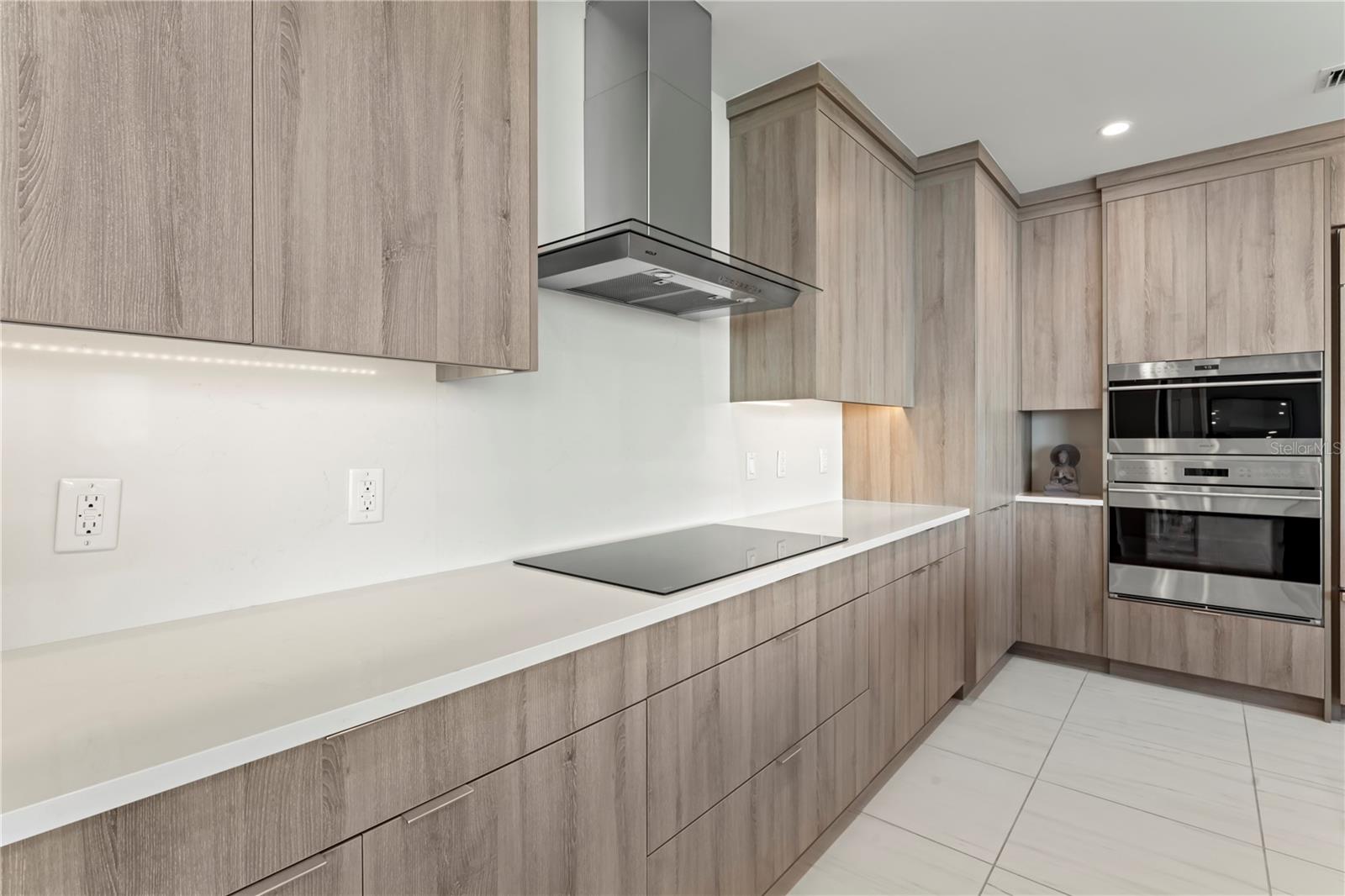 VIRAGE BAYSHORE - Residential