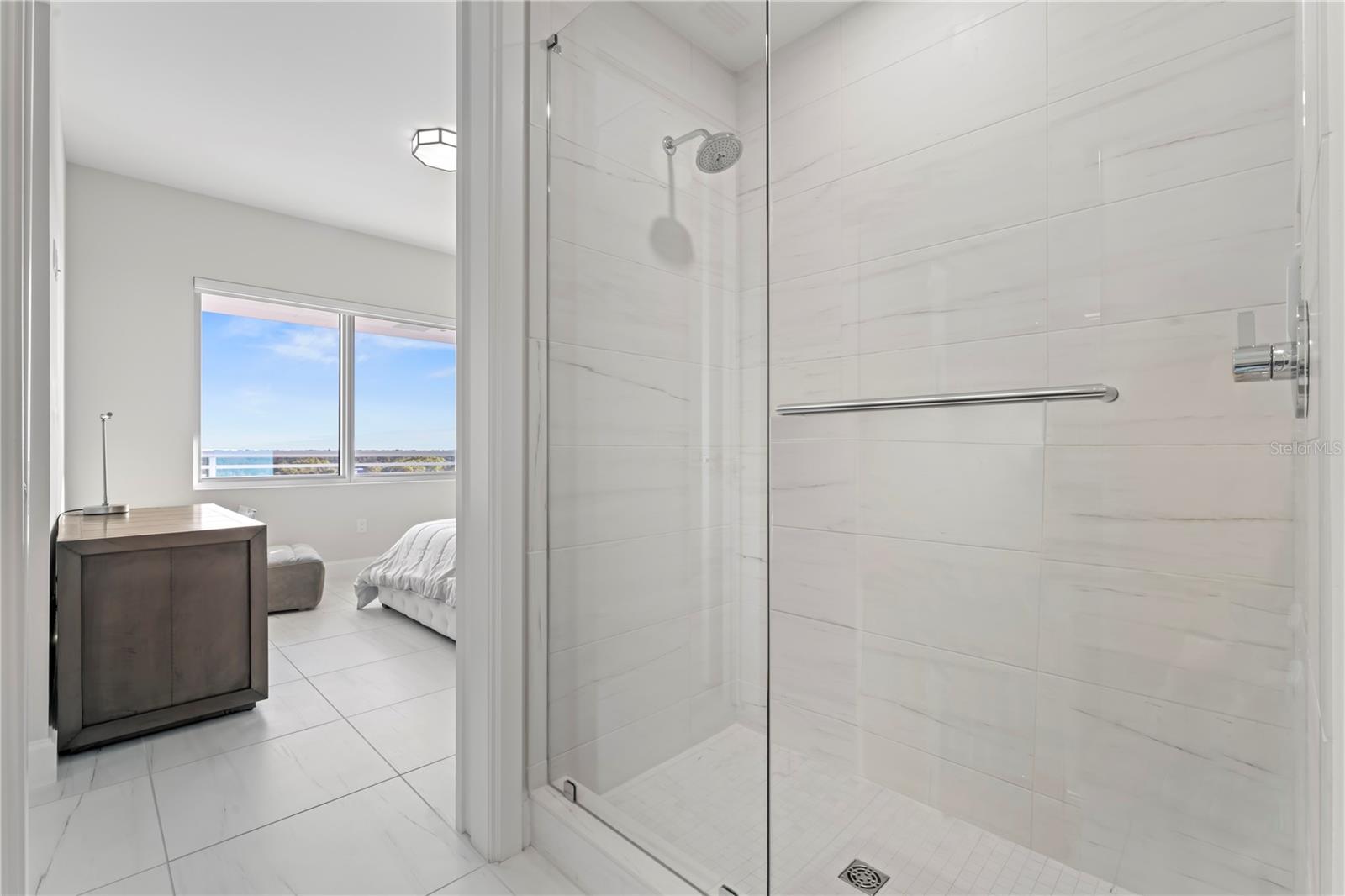 VIRAGE BAYSHORE - Residential