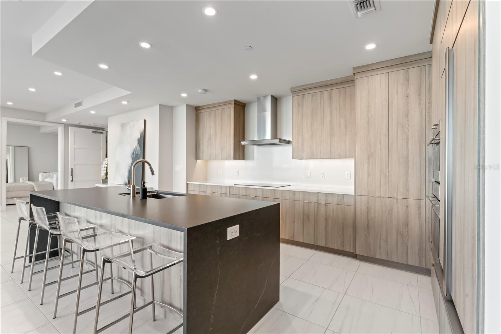 VIRAGE BAYSHORE - Residential