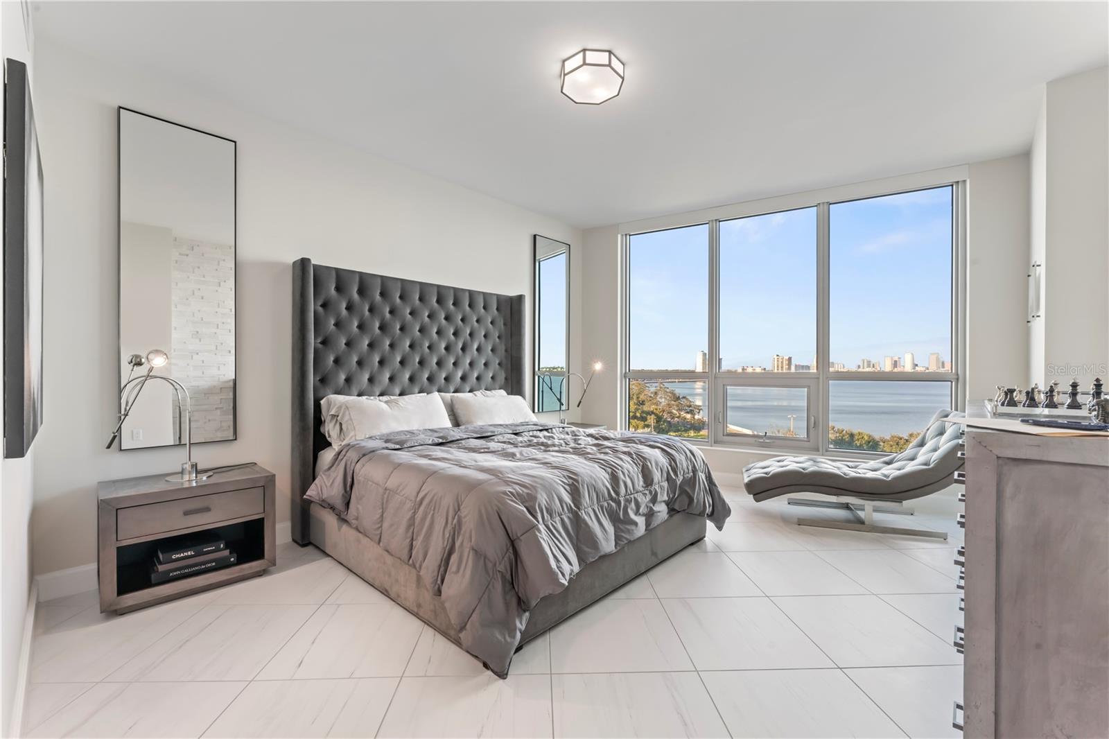 VIRAGE BAYSHORE - Residential