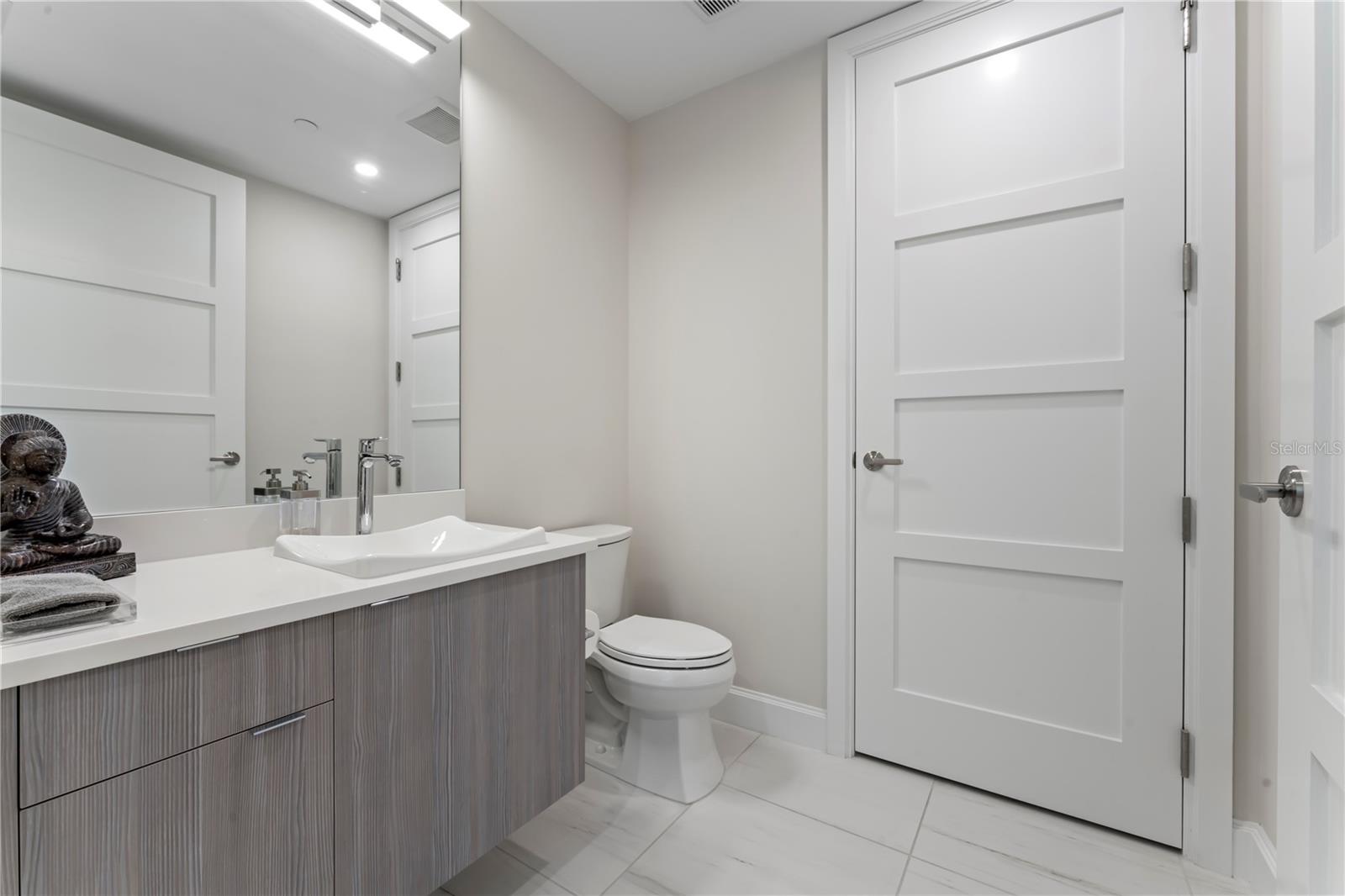 VIRAGE BAYSHORE - Residential