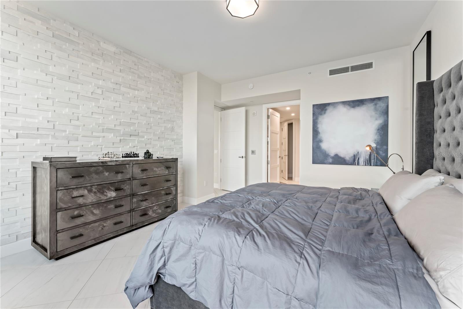 VIRAGE BAYSHORE - Residential