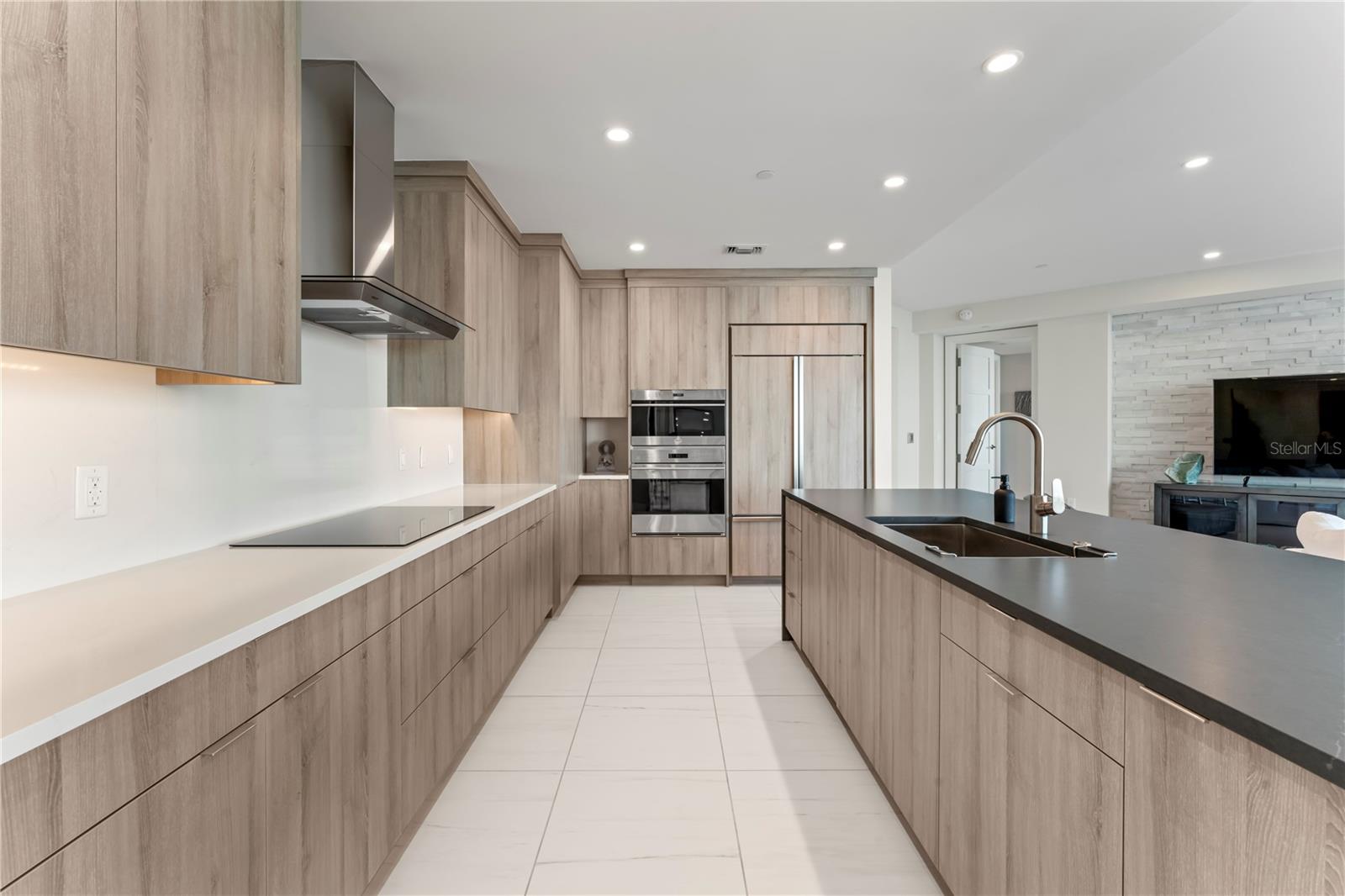 VIRAGE BAYSHORE - Residential