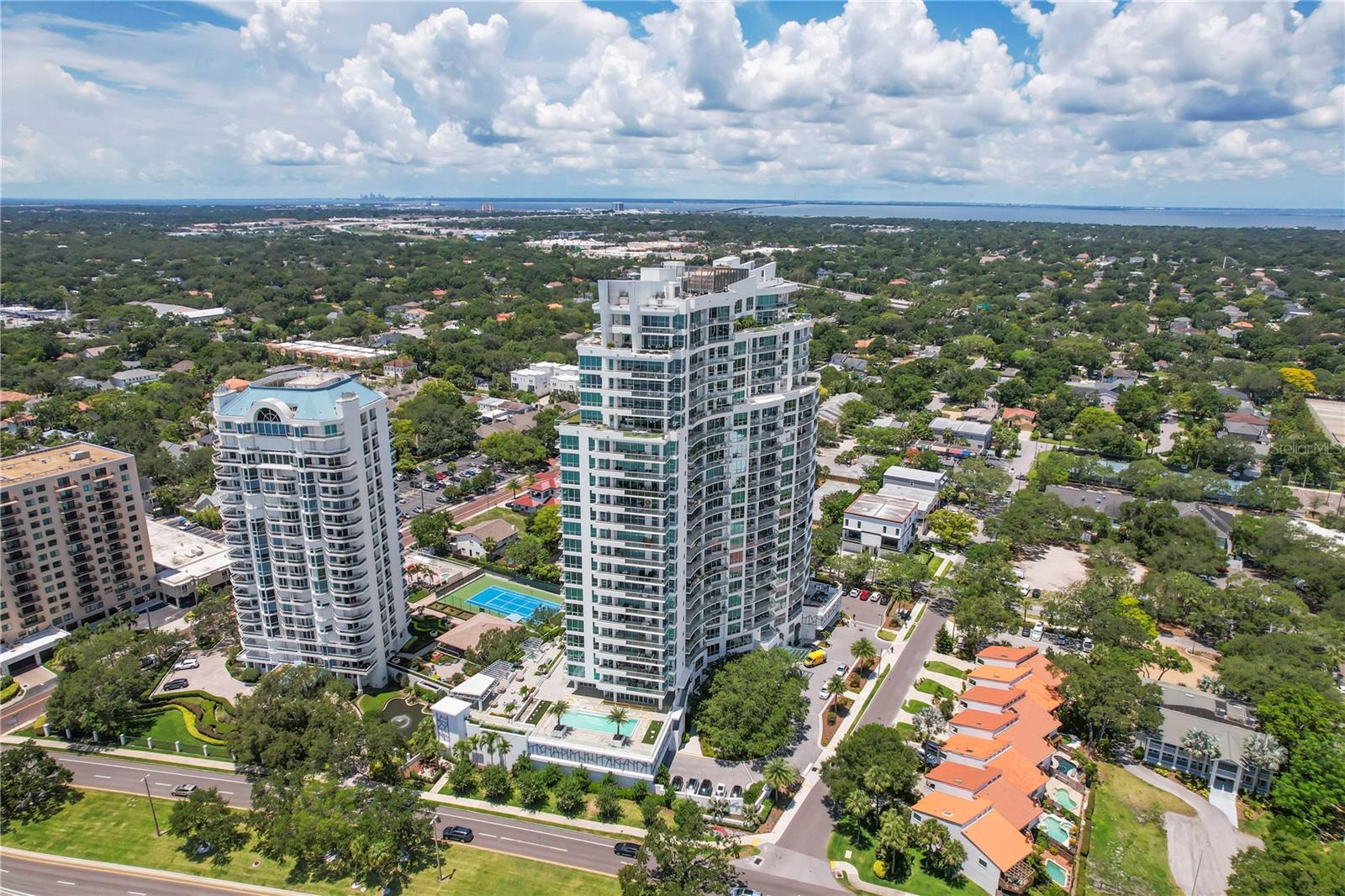 VIRAGE BAYSHORE - Residential