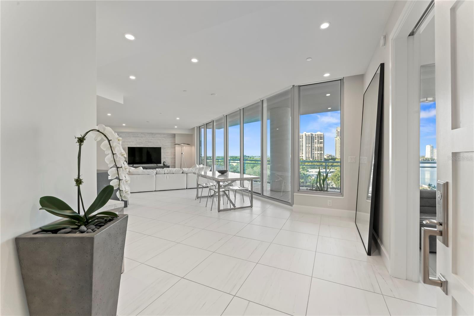 VIRAGE BAYSHORE - Residential