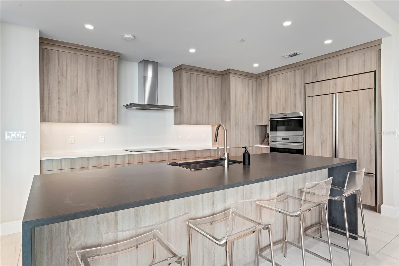 VIRAGE BAYSHORE - Residential