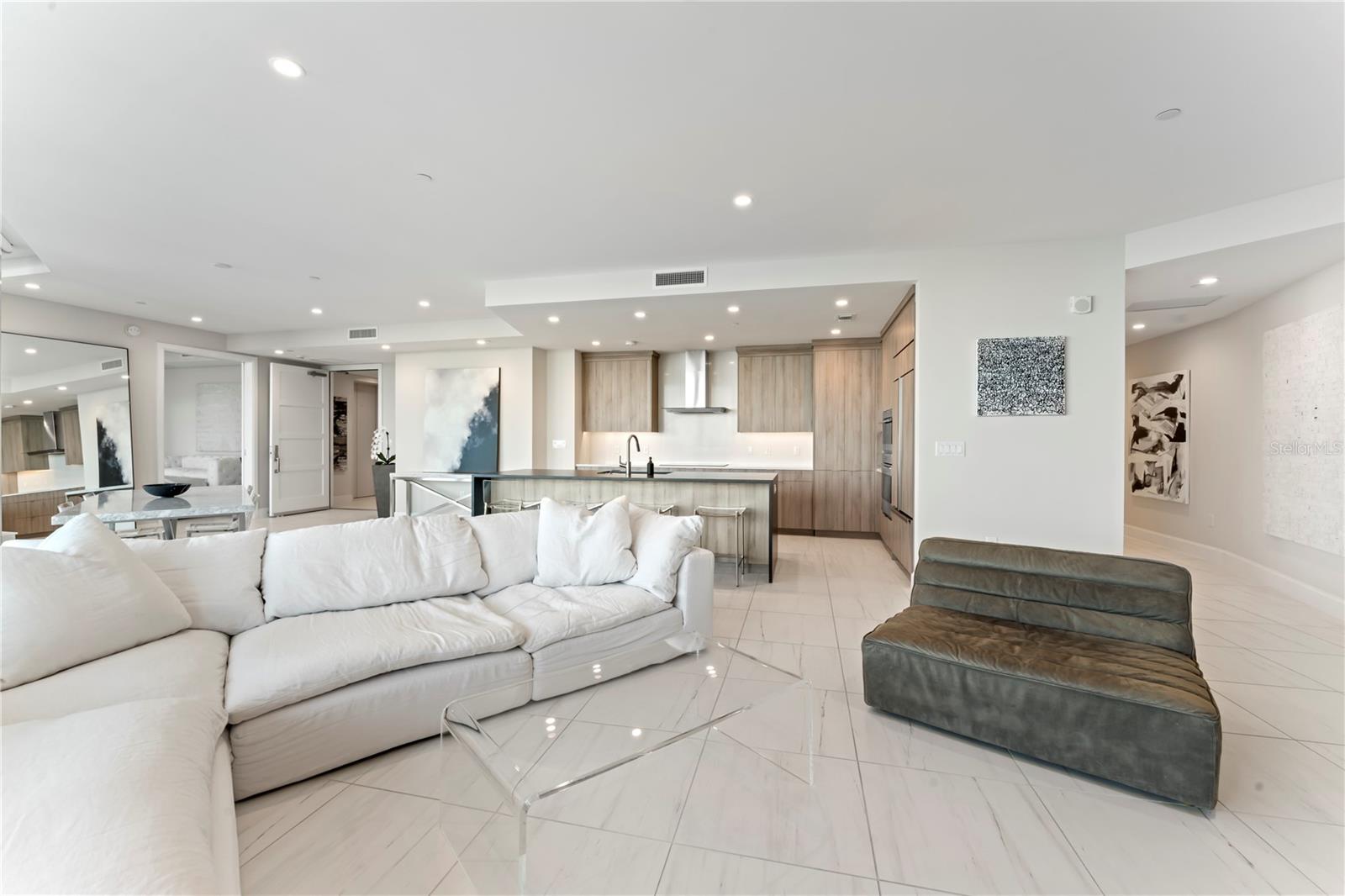 VIRAGE BAYSHORE - Residential