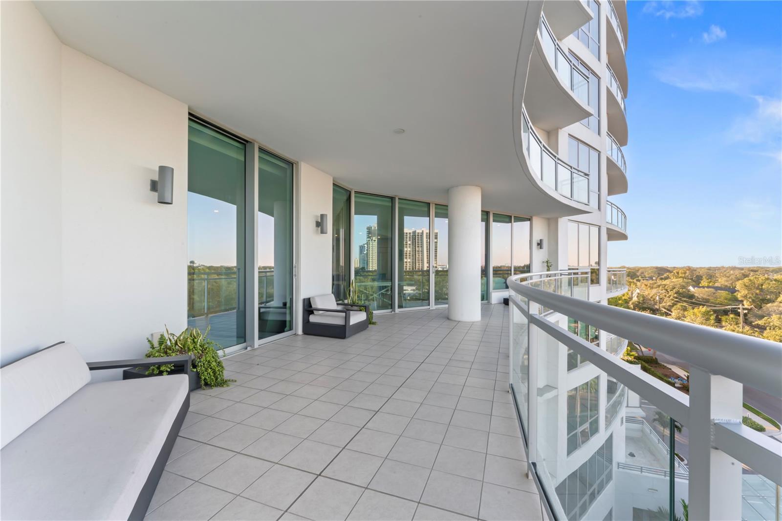 VIRAGE BAYSHORE - Residential