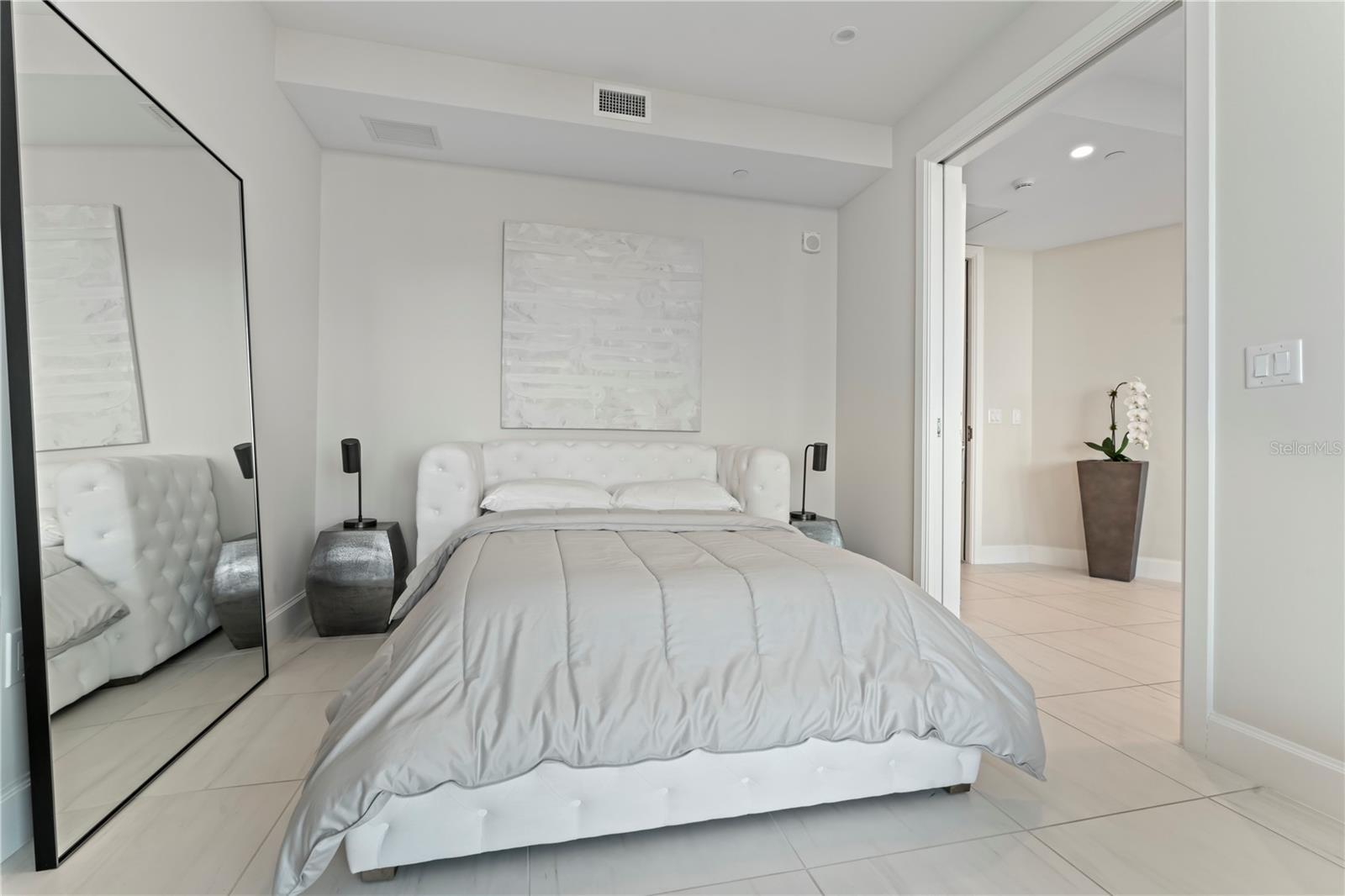 VIRAGE BAYSHORE - Residential