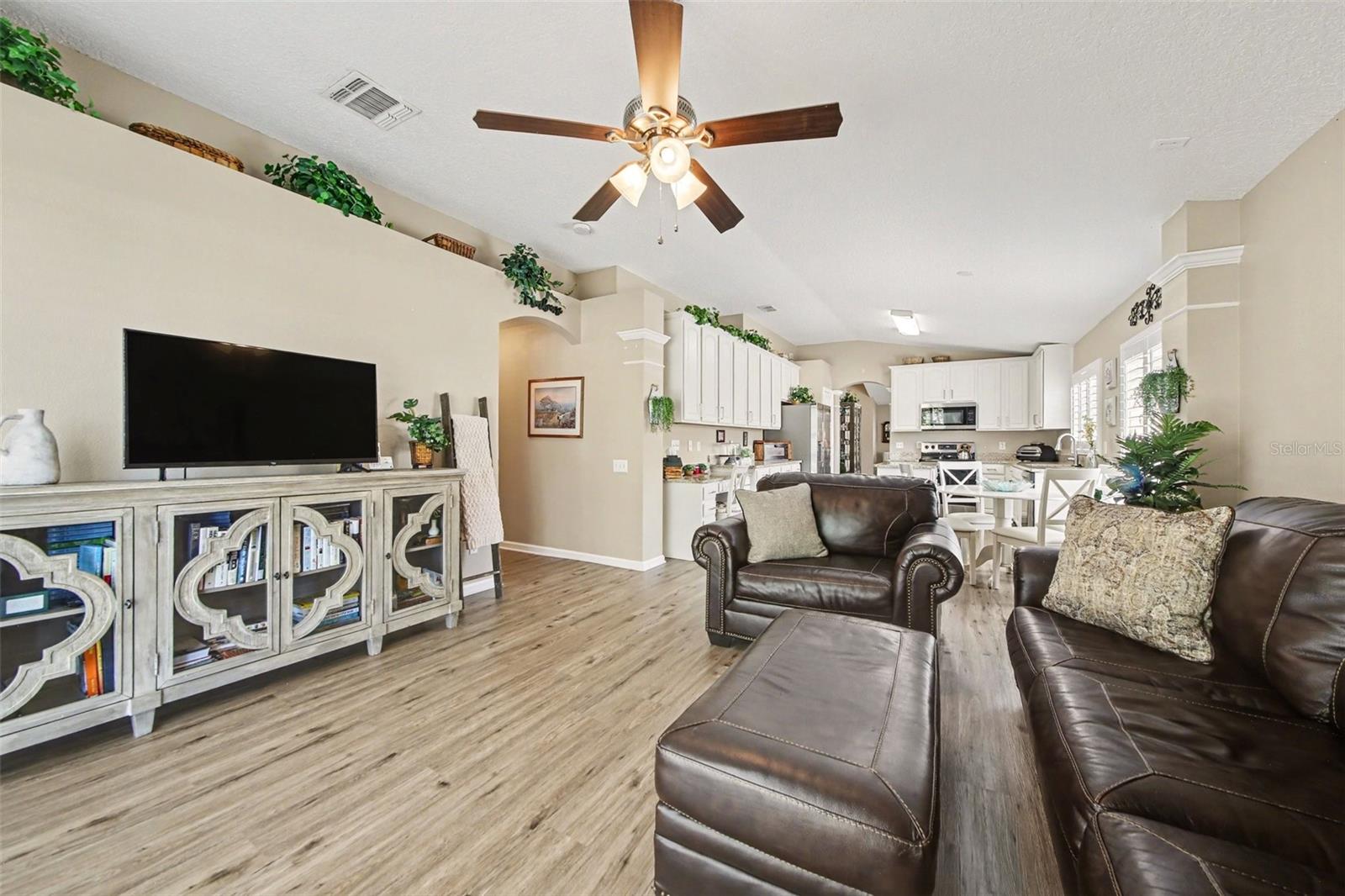 OAKHURST RESERVE UNIT ONE - Residential