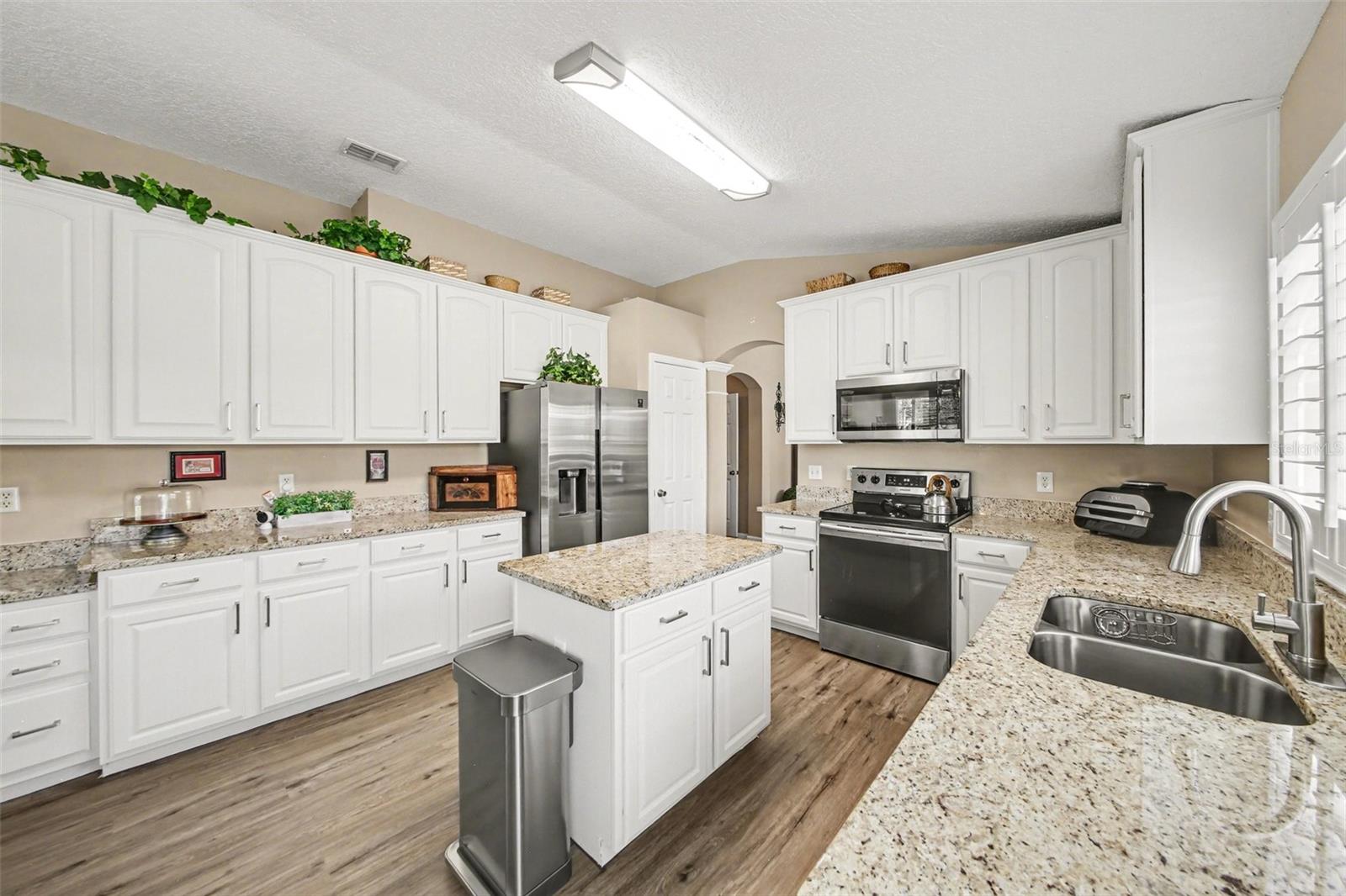 OAKHURST RESERVE UNIT ONE - Residential