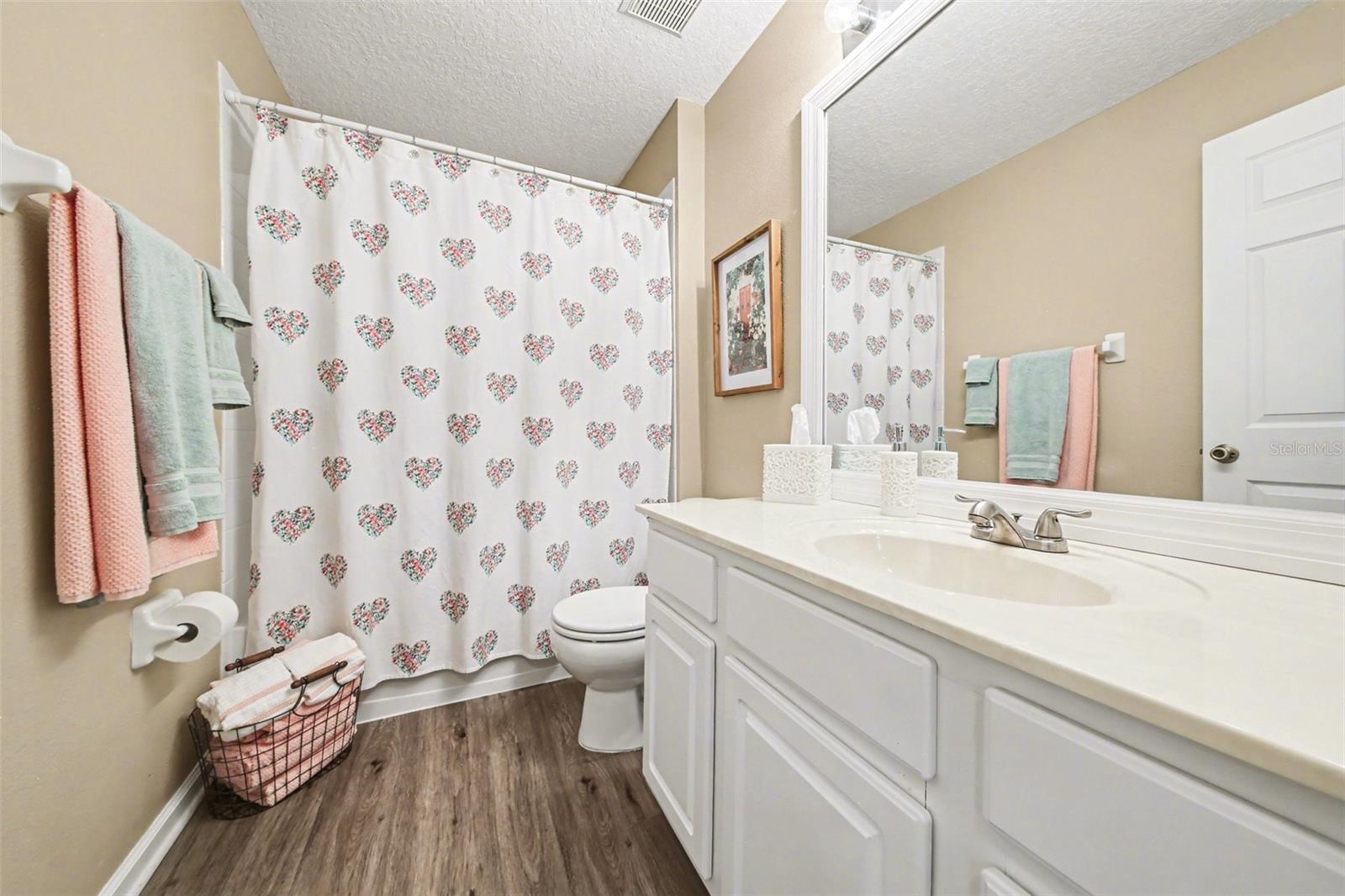 OAKHURST RESERVE UNIT ONE - Residential