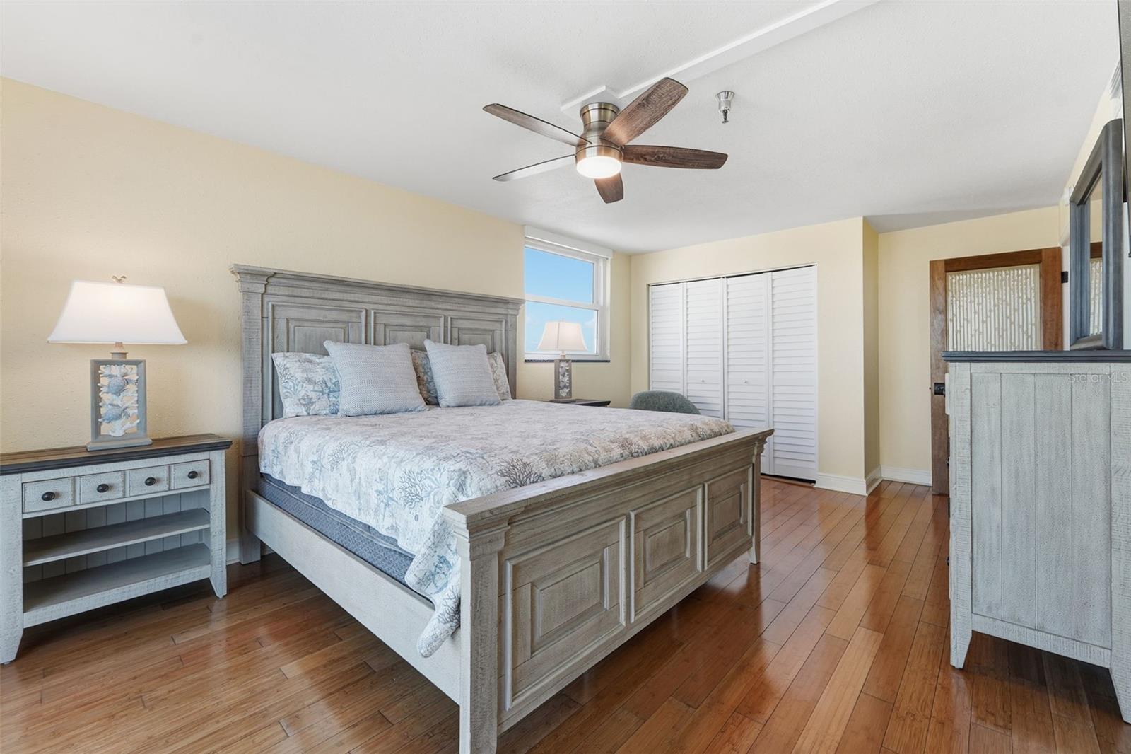 MADEIRA TOWERS CONDO - Residential