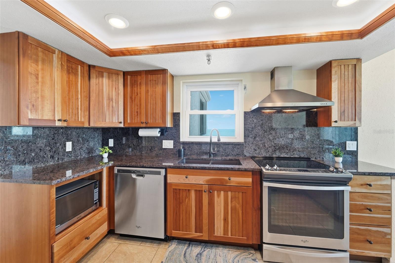 MADEIRA TOWERS CONDO - Residential