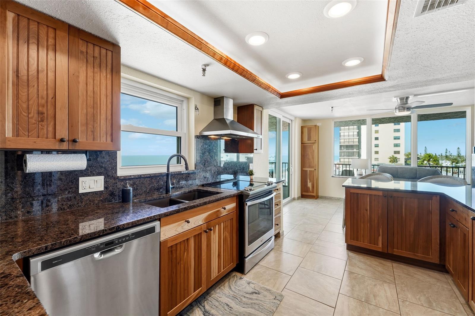 MADEIRA TOWERS CONDO - Residential