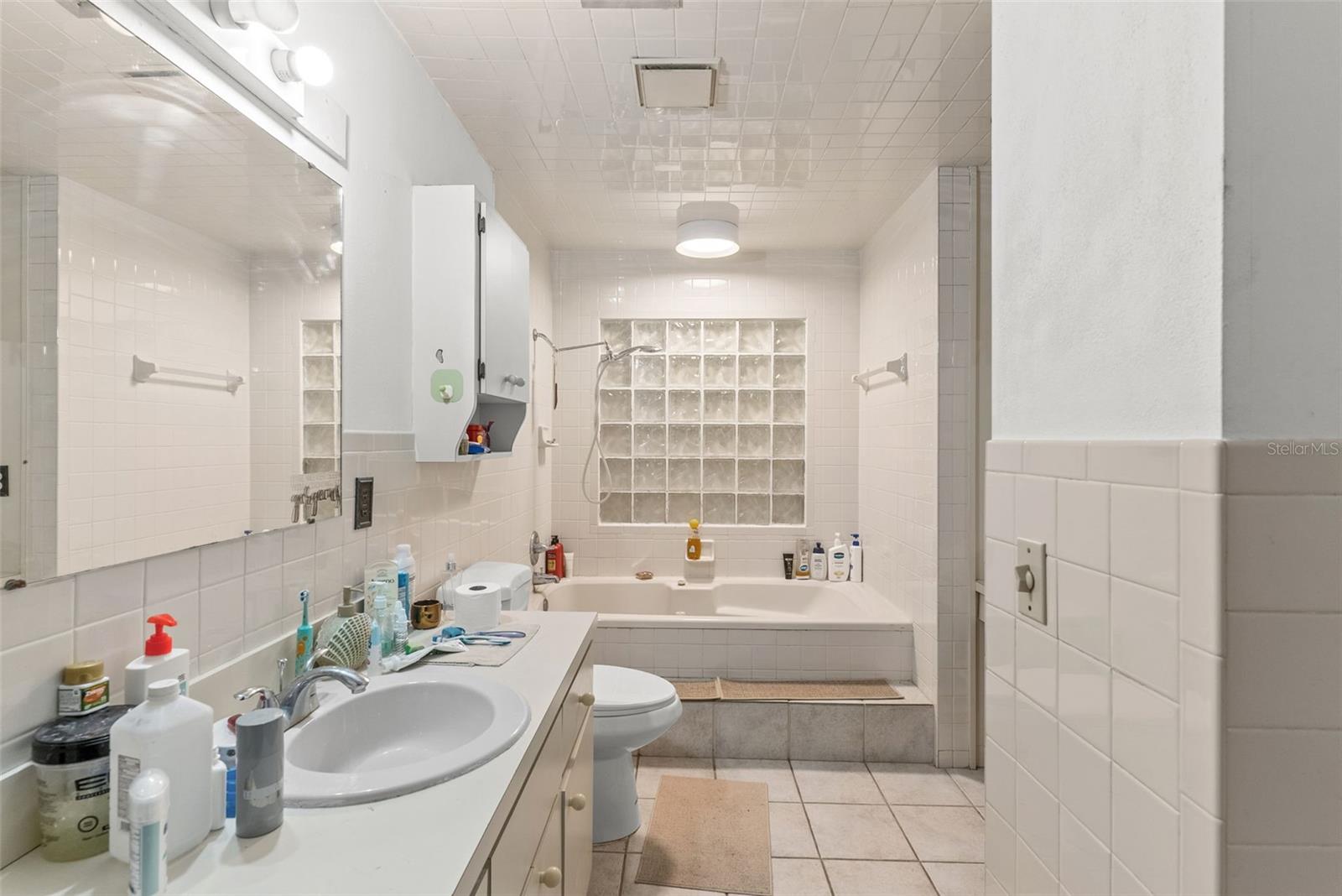 INWOOD #5 - Residential Income